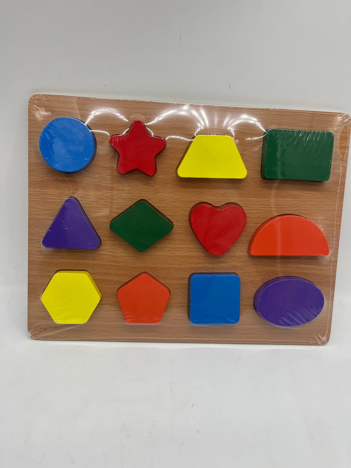 Jouet jeu activités apprentissage
Puzzle en bois Type Montessori J’apprends les formes et les couleurs avec ces pièces en relief Neuf