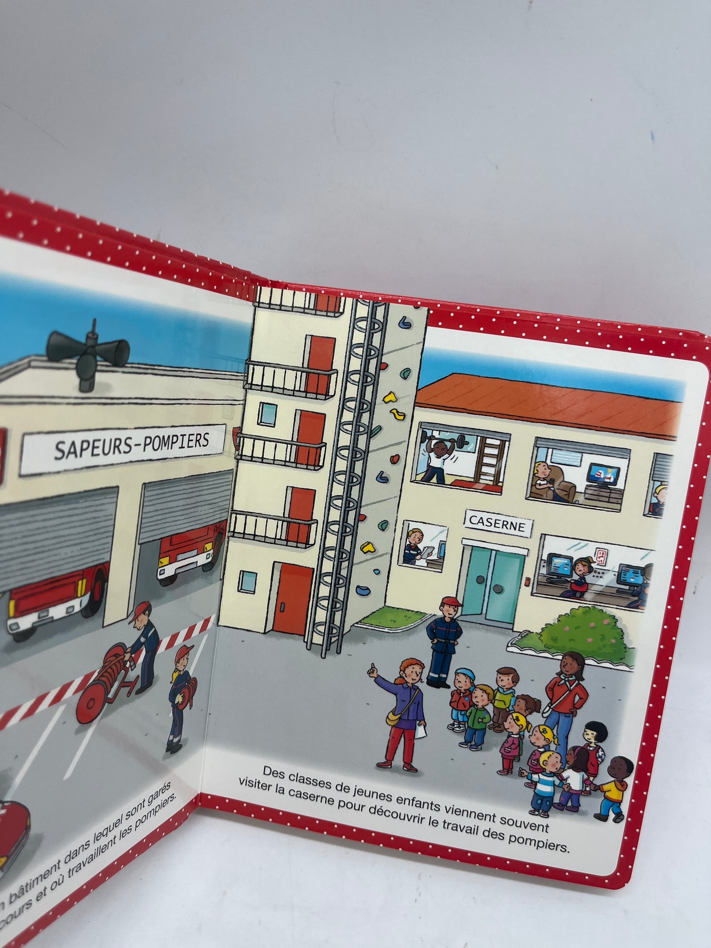 livre Imagerie des touts petits Éditions Fleurus Thème Les pompiers Neuf jamais ouvert