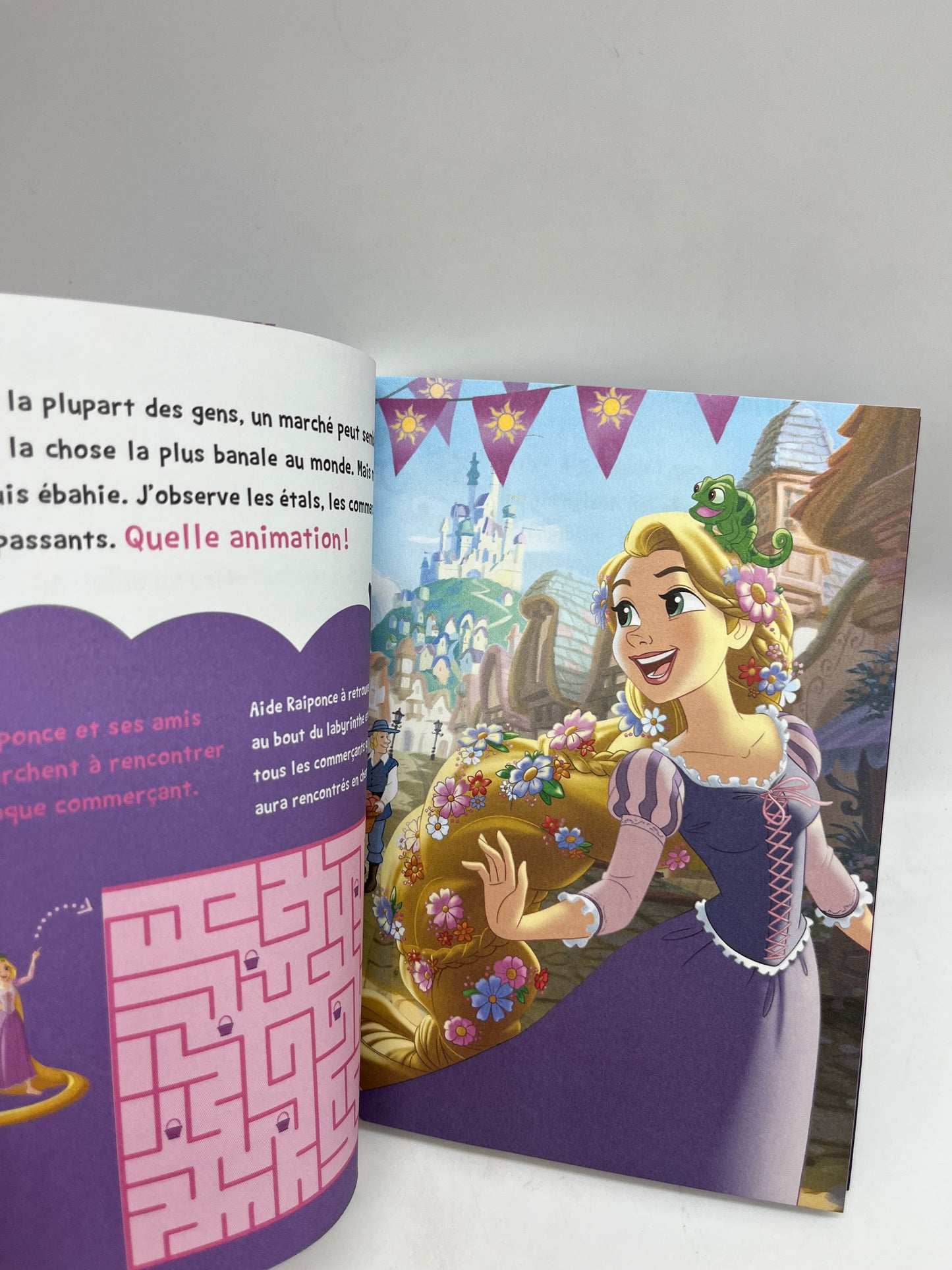 Livre Histoires Disney Princesses Les aventures de Raiponce enquête au royaumes Format poche Neuf