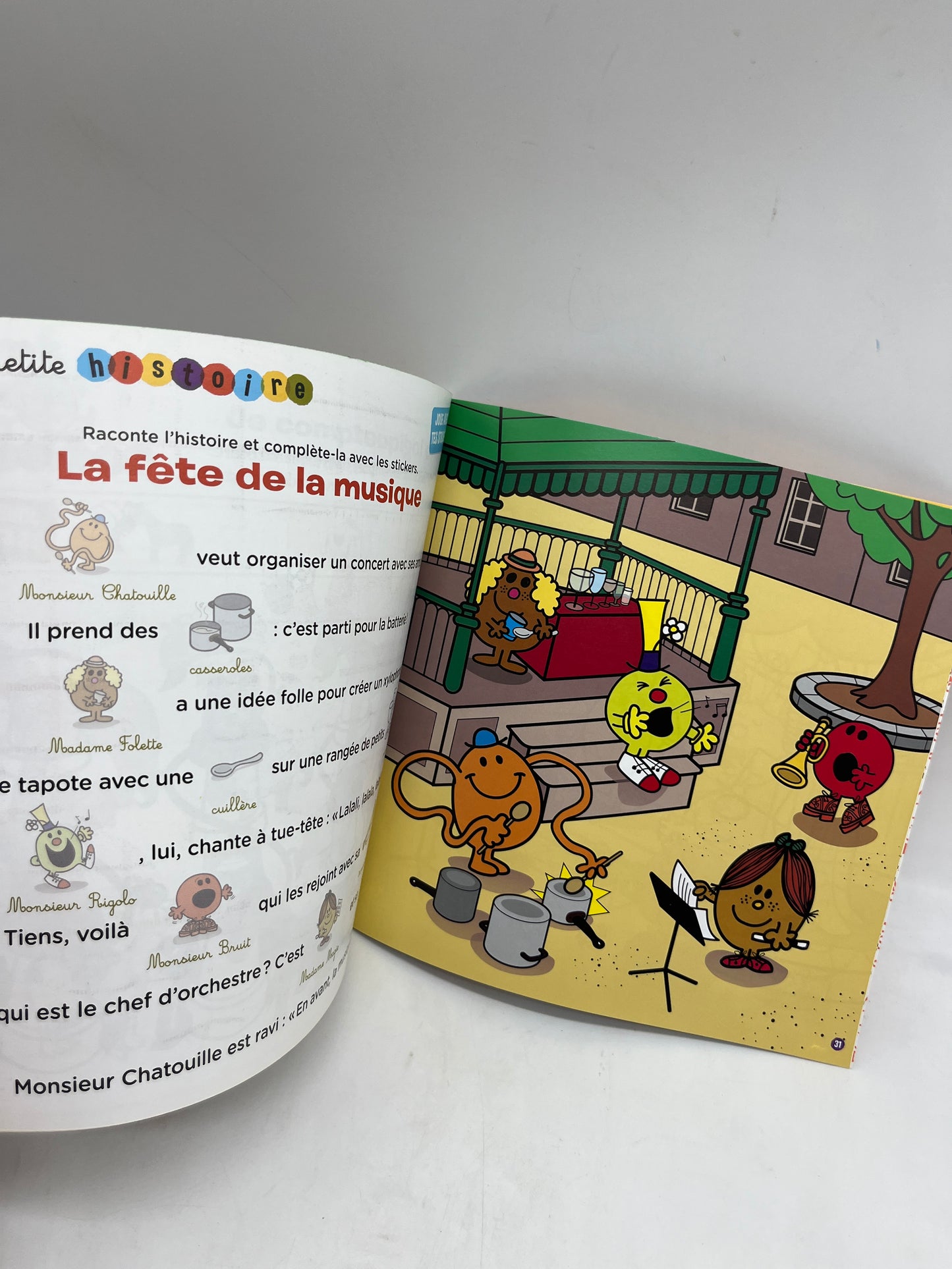 Livre d’activité Magazine Le journal des Monsieur Madame La balade de Monsieur Bruit Neuf avec stickers