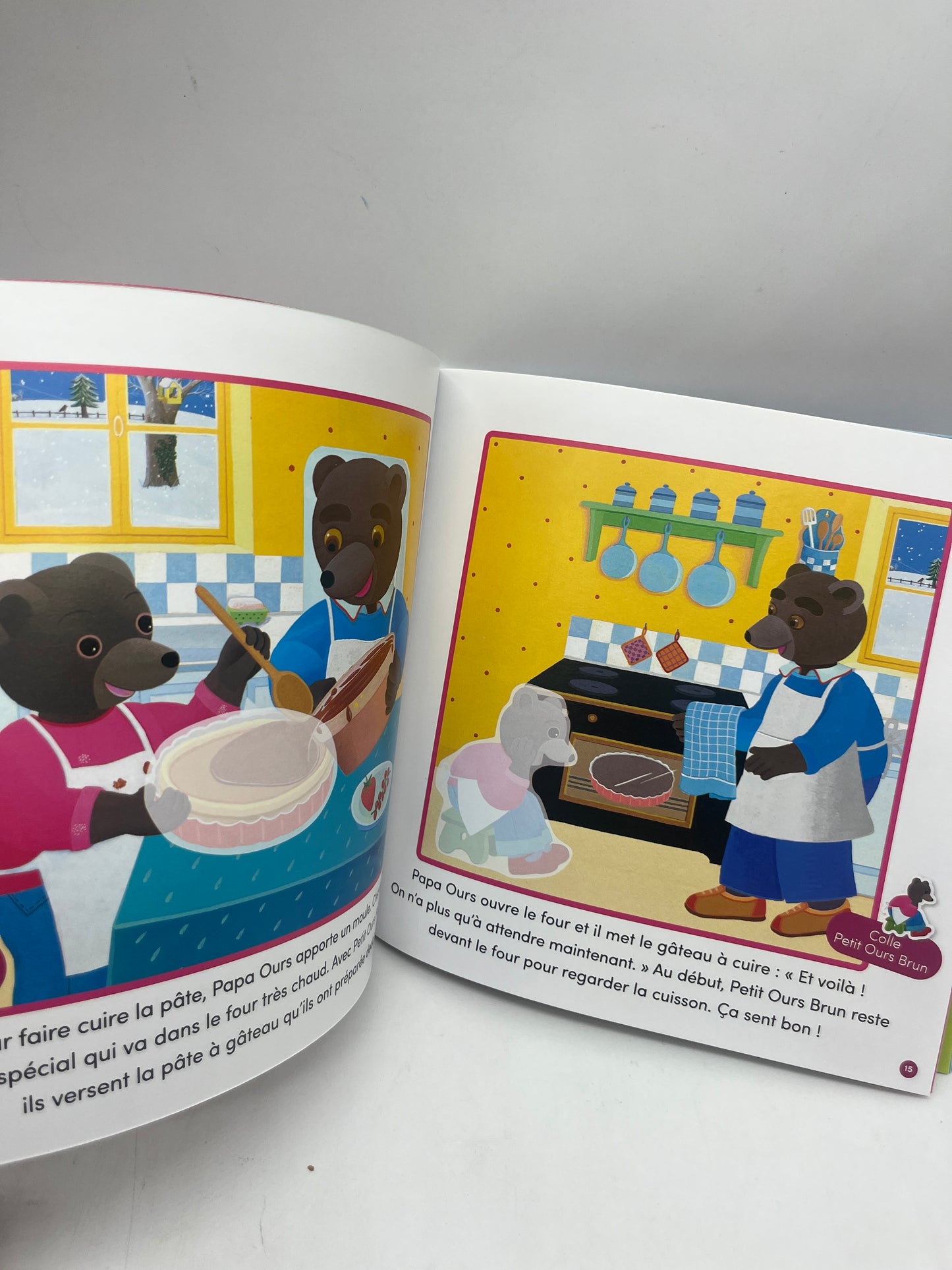 Livre d’activité magazine Les grandes histoires de Petit Ours Brun thème En cuisine avec Papa Neuf ! Avec gommettes et imagier