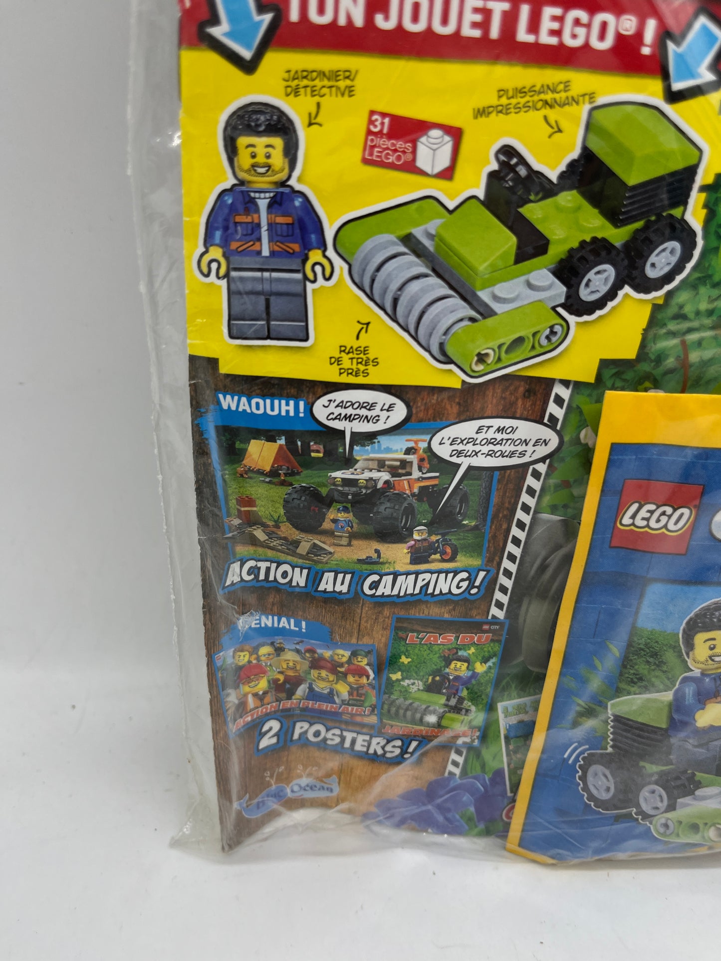 livre d’activité Magazine Lego city avec sa mini figurine Jardinier avec son tracteur tondeuse Neuf