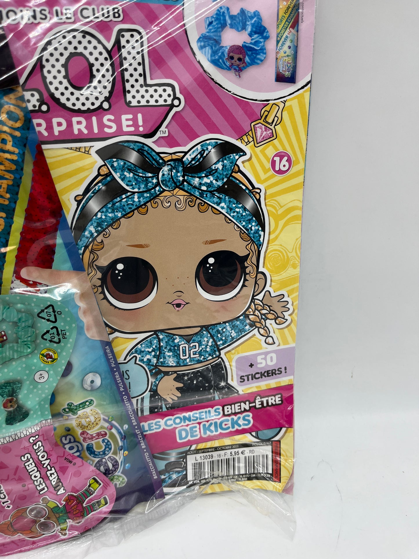Livre d’activité Magazine disney LOL surprise numero 16 avec sa pochette cadeau contenant un bracelet une barrette et un chouchou Neuf
