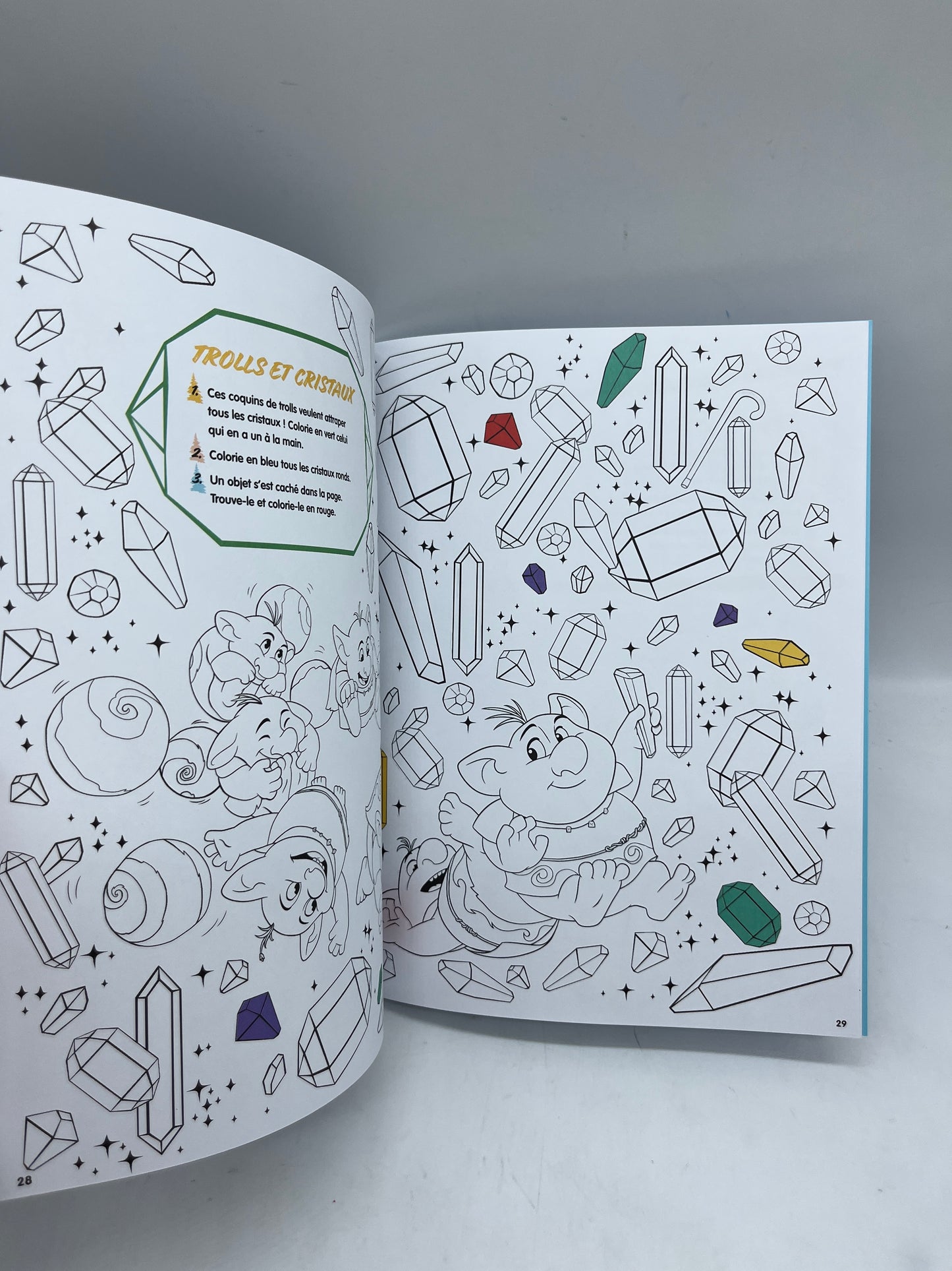Livre d’activités les ateliers Coloriages magique à colorier Disney spécial princesses La reine des neiges Modèle cherche et trouve Neuf