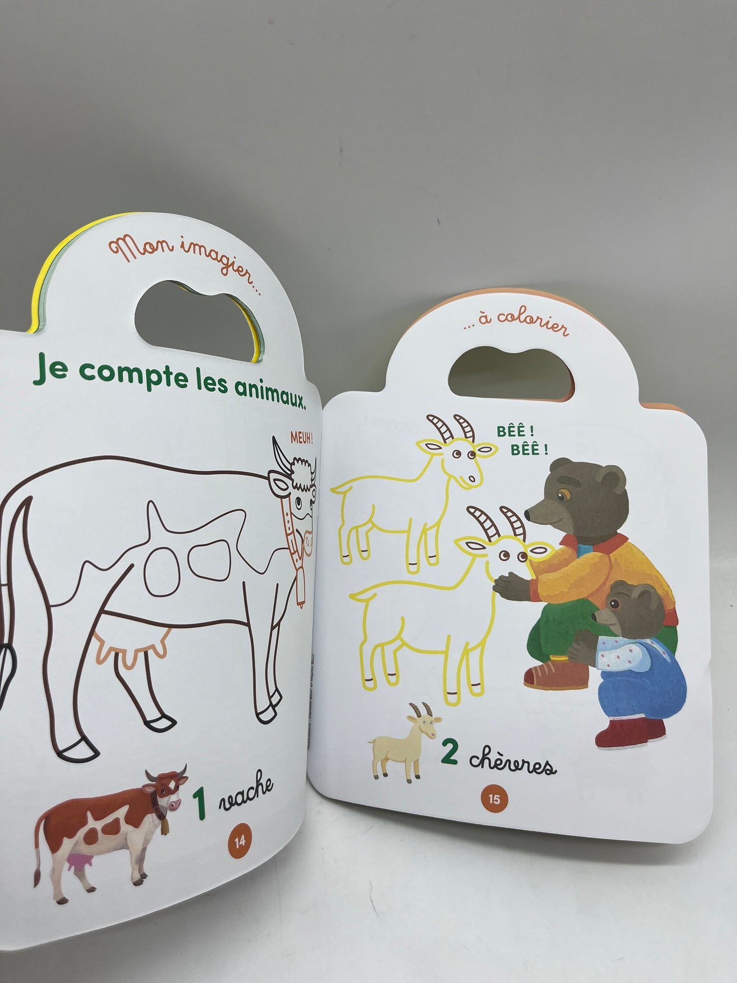 Livre d’activité Magazines Je colorie avec Petit ours brun avec ces crayons de couleurs thème à la ferme Neuf