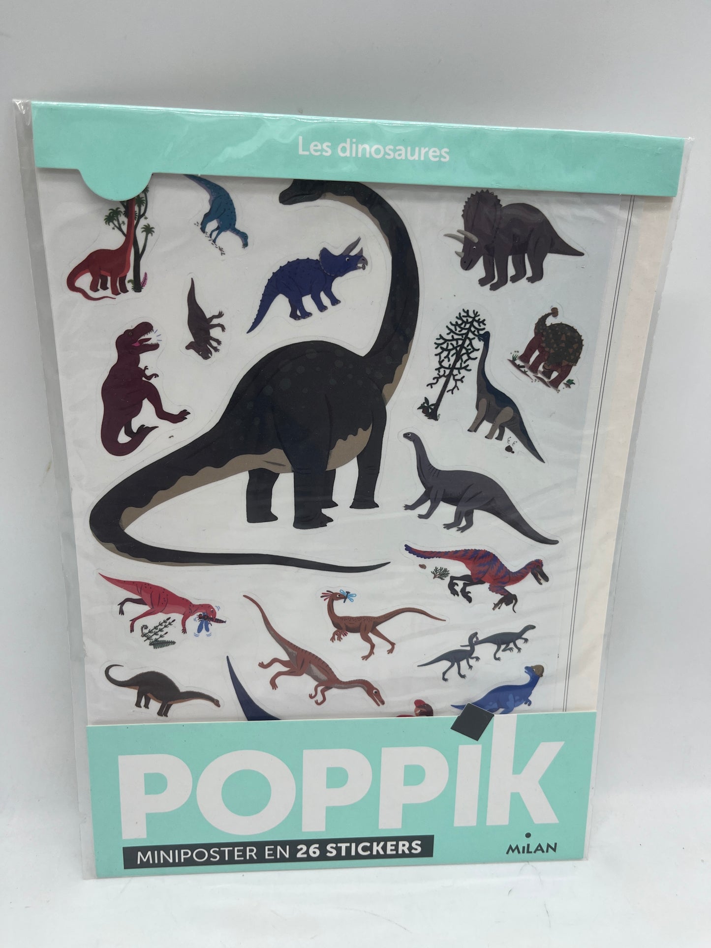 Poppik activités stickers Poster avec 26 gommettes thème Les Dinosaures Neuf Dino sous blister édition Milan
