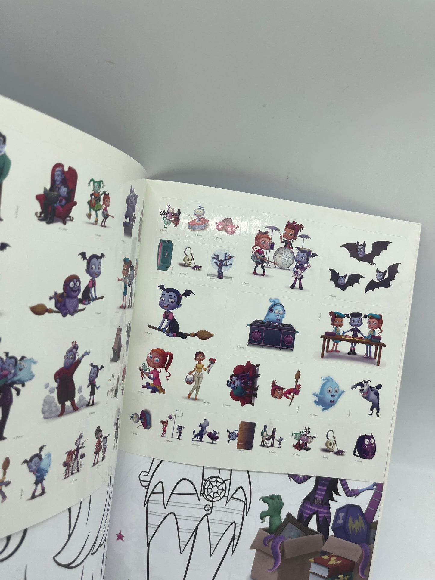 Livre d’activité magazine Vampirina Coloriage avec stickers special Halloween 🎃 Neuf !