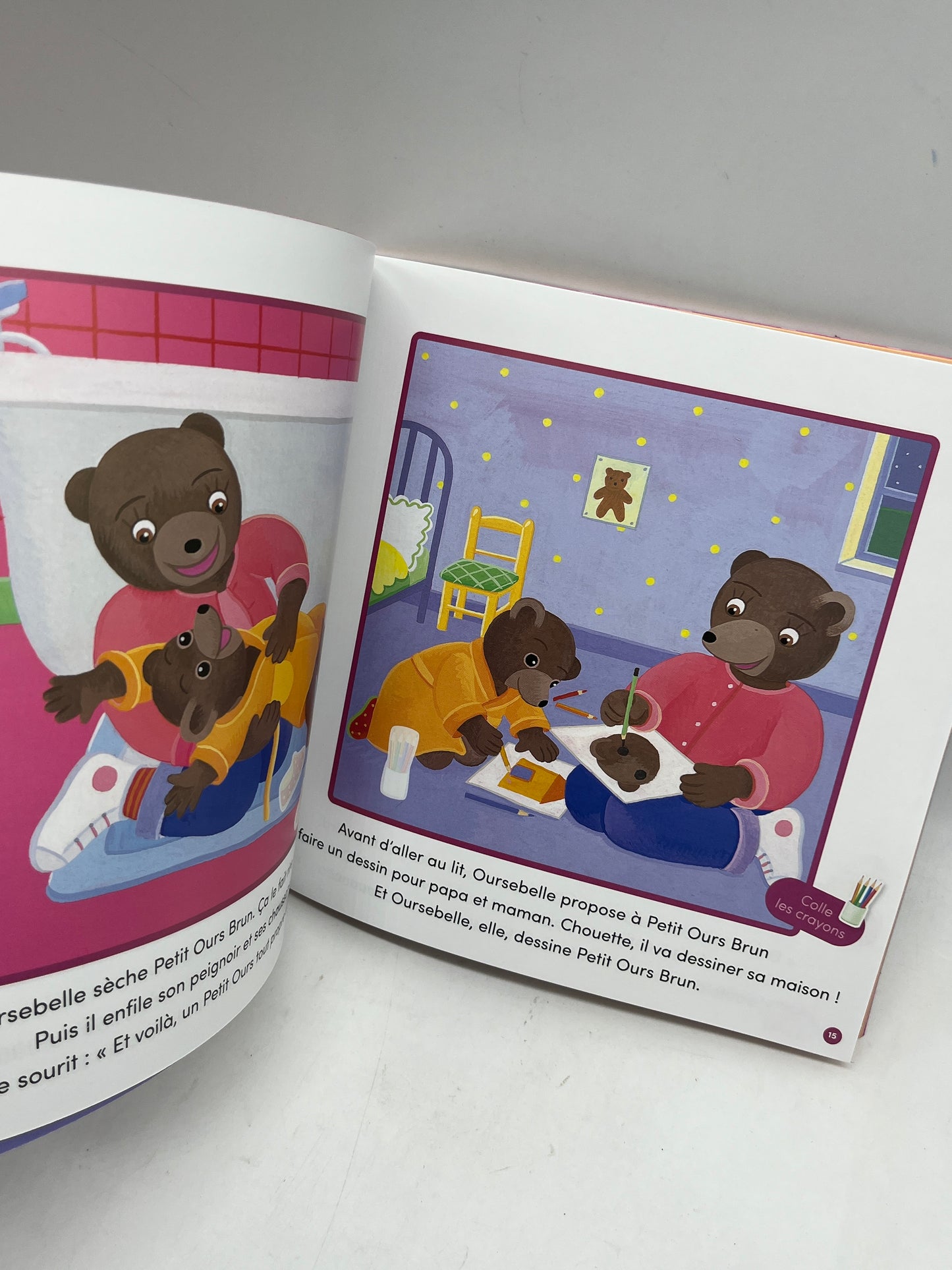Livre d’activité magazine Les grandes histoires de Petit Ours Brun thème C’est l’histoire du bain Neuf ! Avec gommettes et imagier