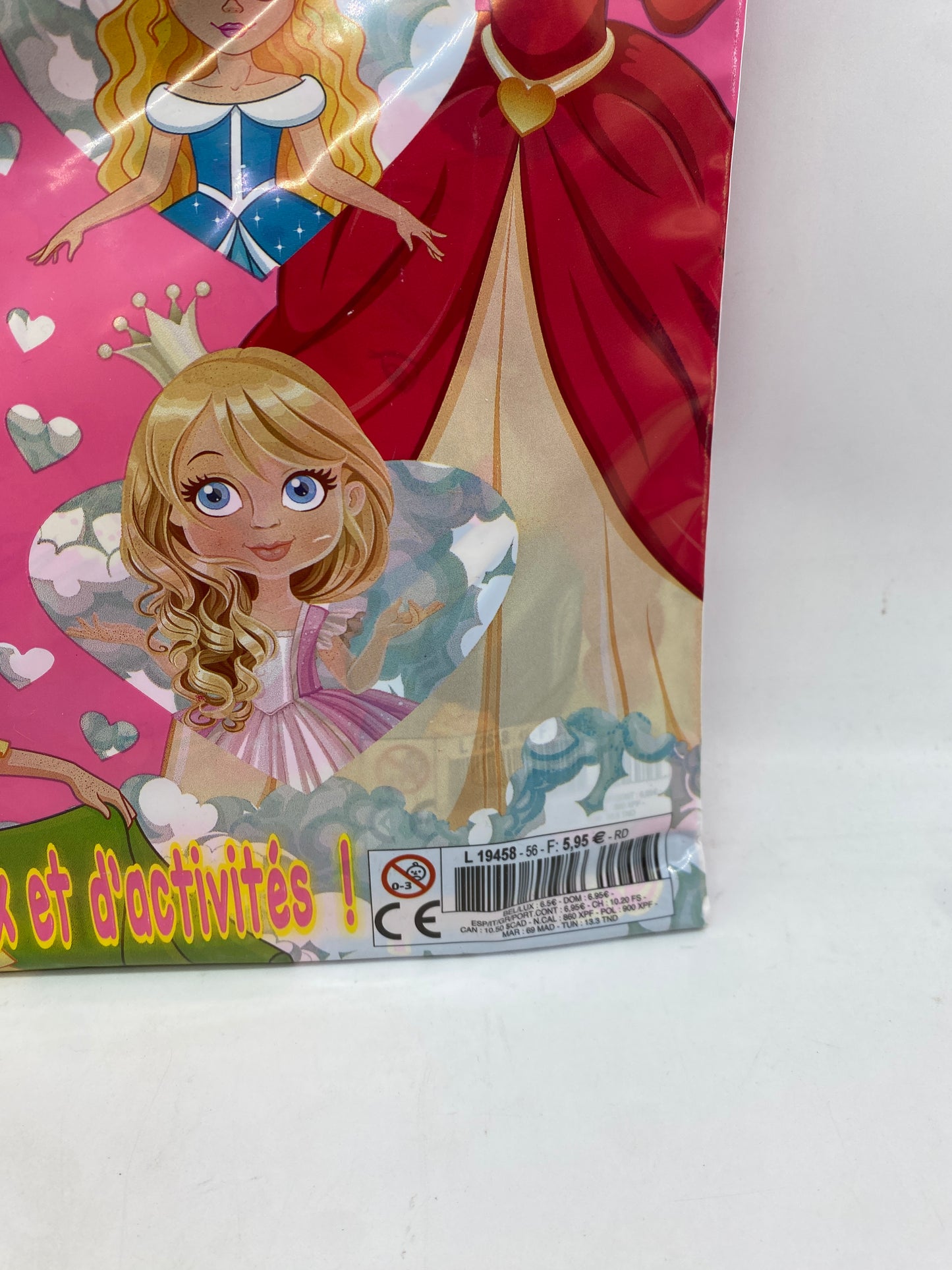 Livre d’activité Magazine Pochette surprise avec cadeaux Princesses Magique Neuf Idéal 3/6 ans