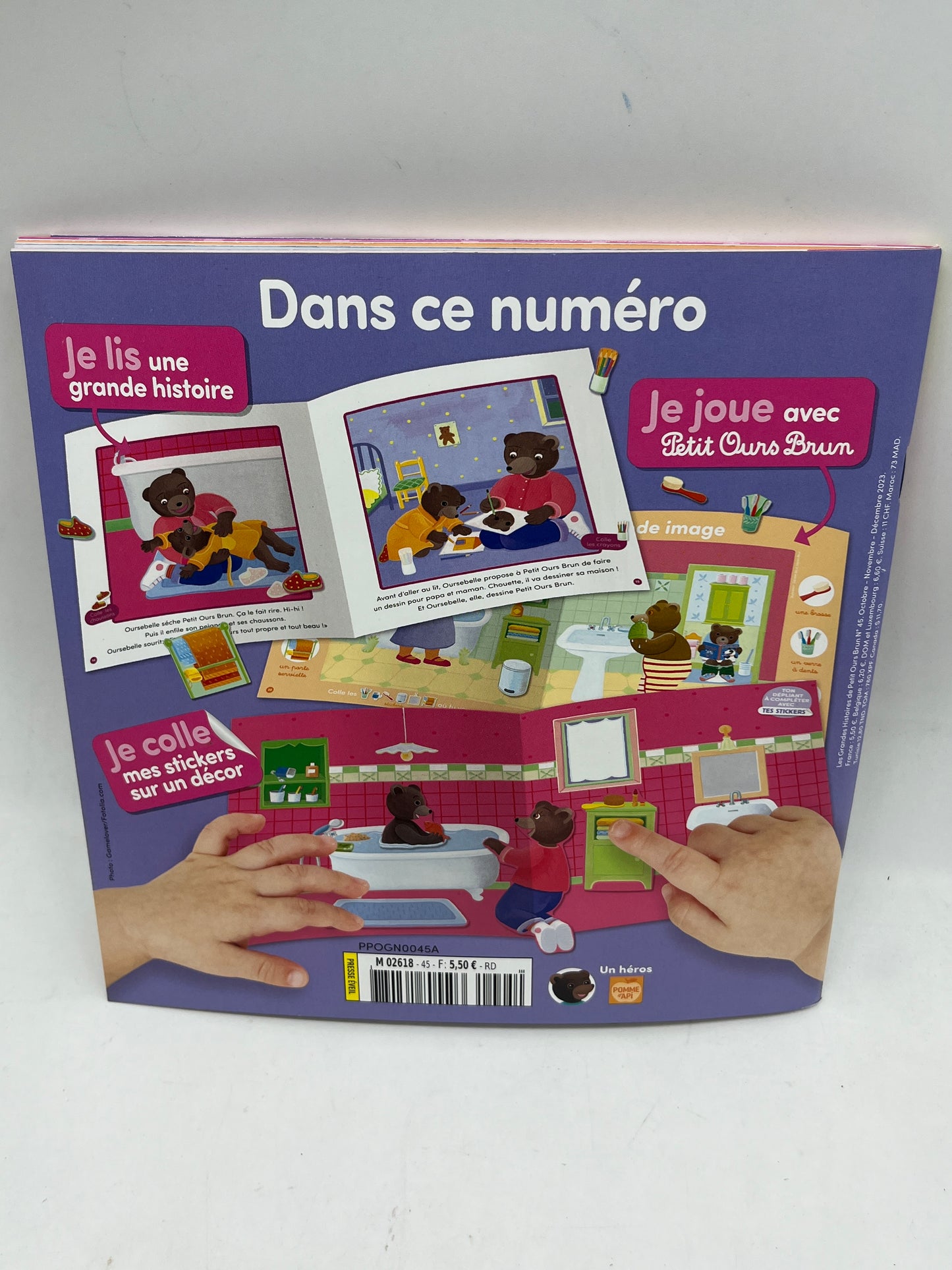 Livre d’activité magazine Les grandes histoires de Petit Ours Brun thème C’est l’histoire du bain Neuf ! Avec gommettes et imagier