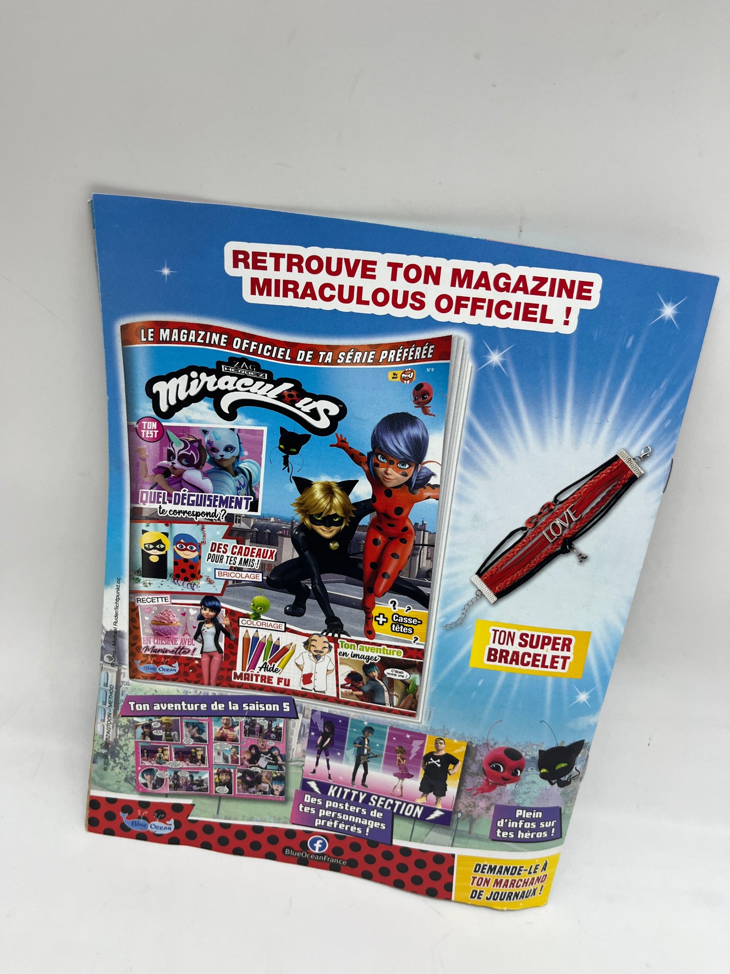 Livre d’activité Magazine Spirit avec sa lampe de dessin spécial chevaux Neuf