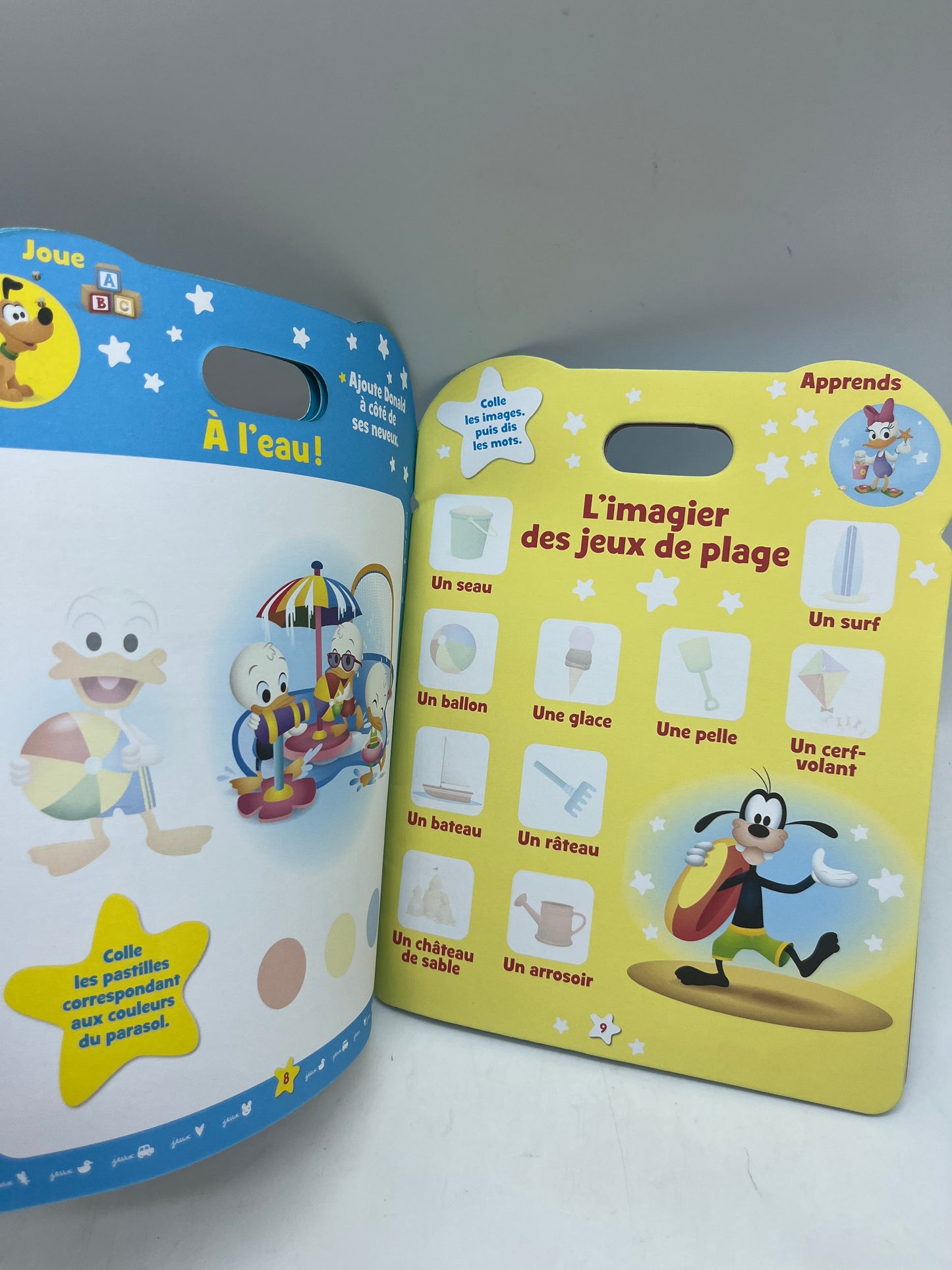 Livre d’activité magazine Disney baby avec ses gommettes Thème A la plage modèle hors série Neuf