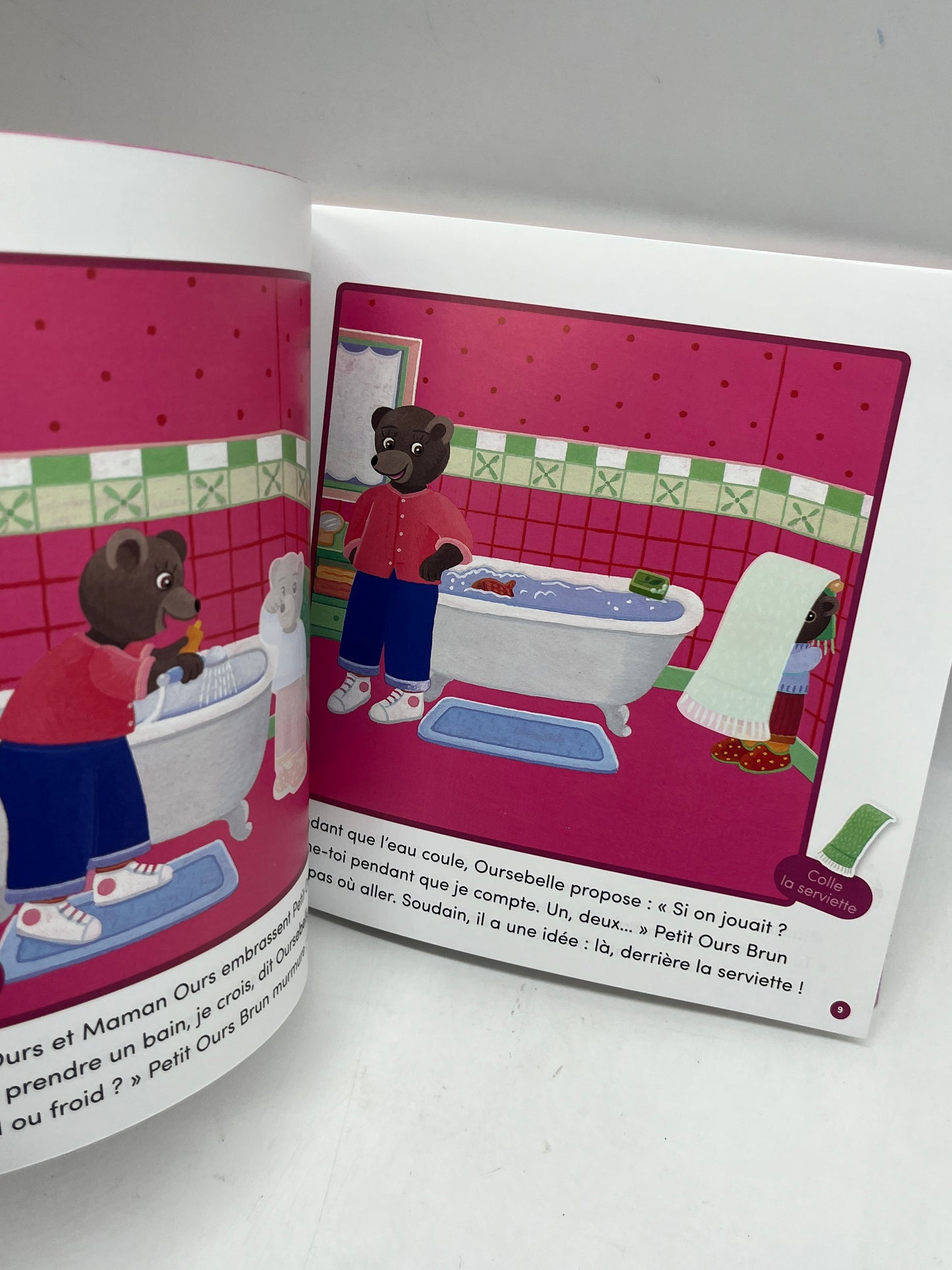 Livre d’activité magazine Les grandes histoires de Petit Ours Brun thème C’est l’histoire du bain Neuf ! Avec gommettes et imagier