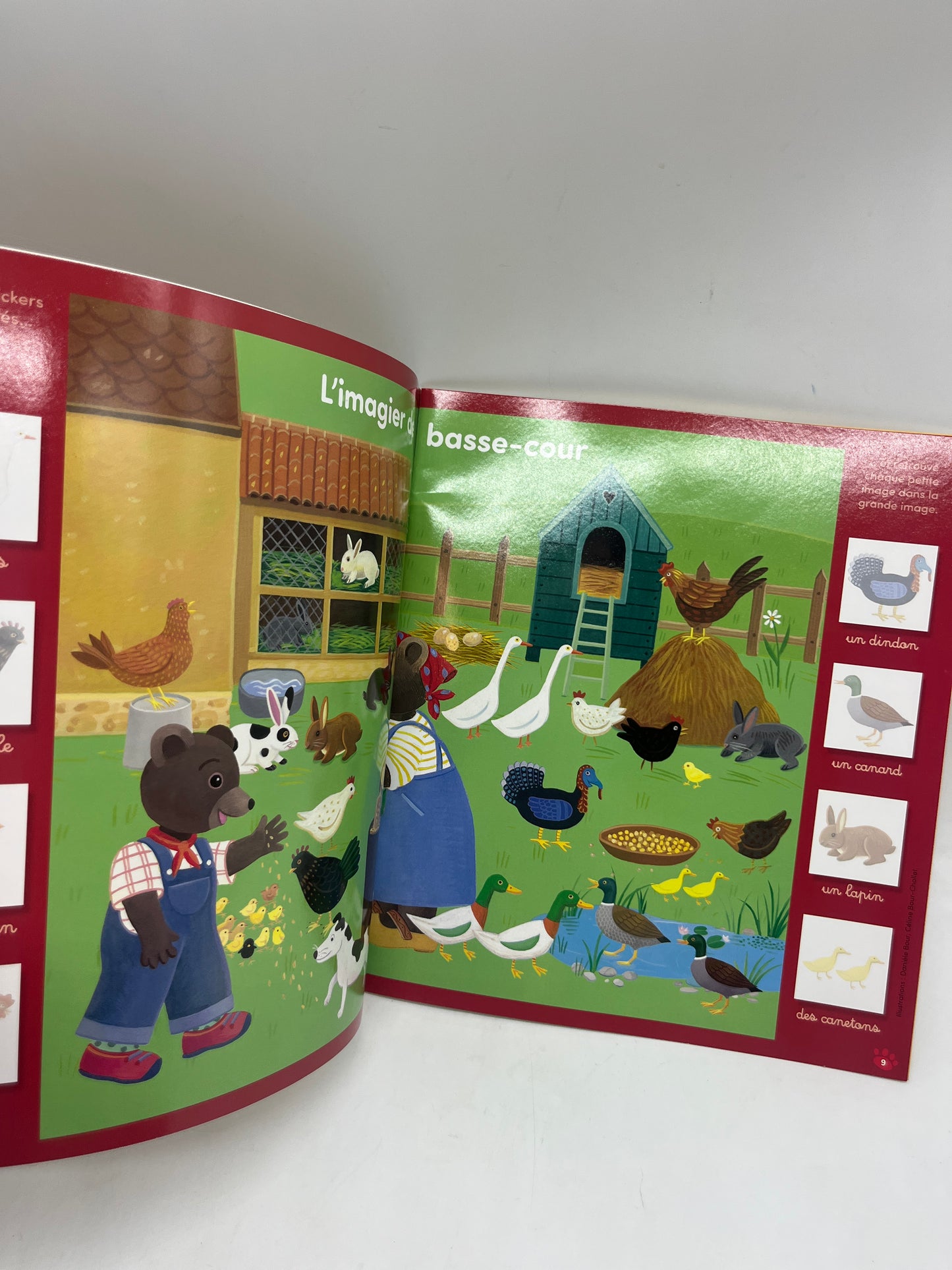 Livre d’activité magazines Je colle avec Petit Ours brun thème à la ferme avec ses gommettes Neuf