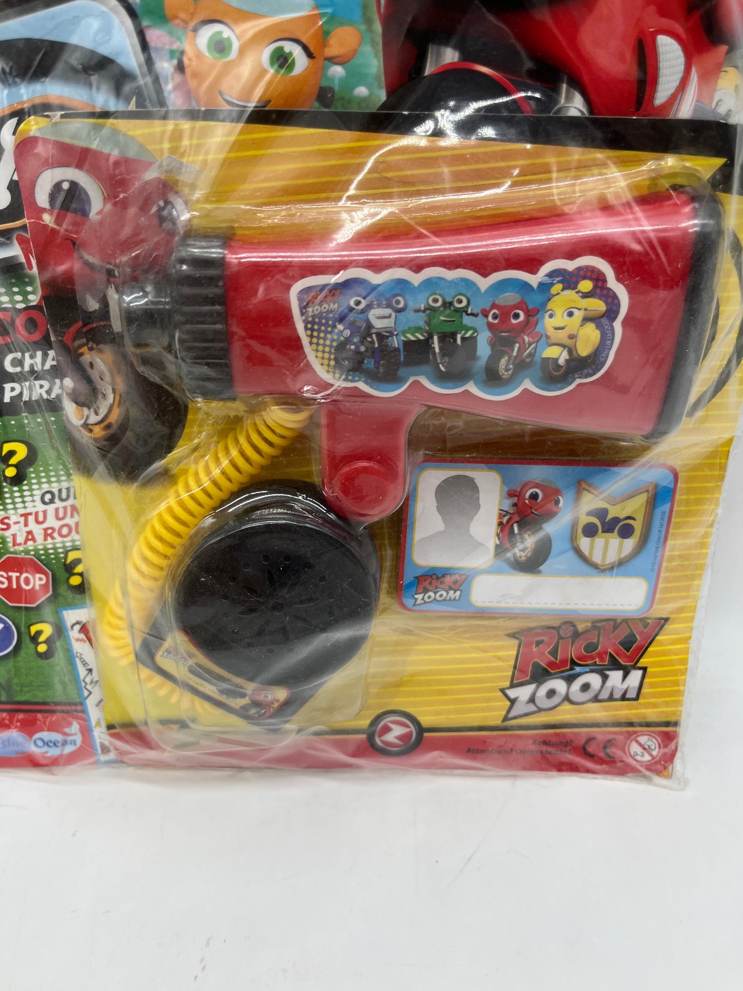 livre d’activité Magazine Ricky zoom Disney avec son haut parleur et ses accessoires Neuf !