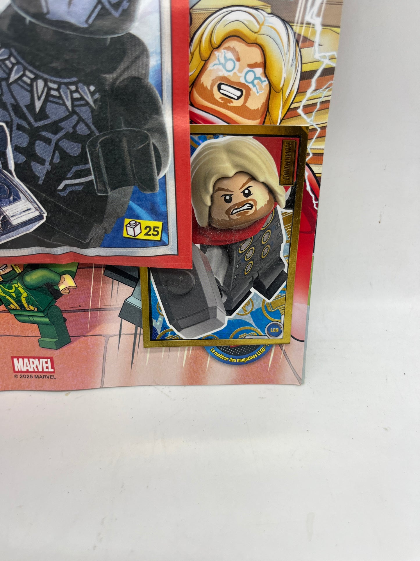 livre d’activité Magazine Lego Marvel Avenger comics avec sa mini figurine Blackpanthere Neuf !