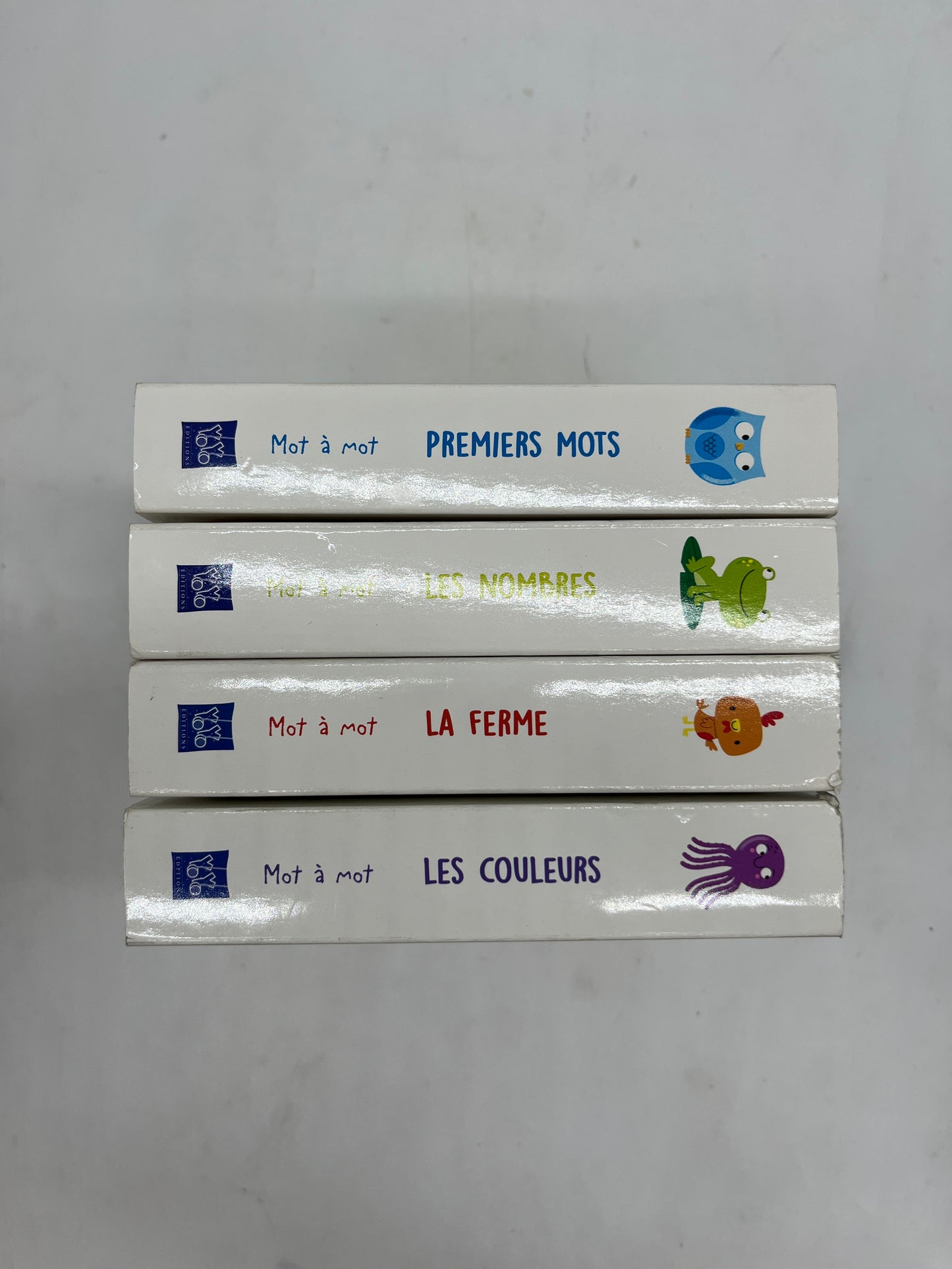Lot de 4 livres à toucher imagiers livres tout cartonnés Neuf