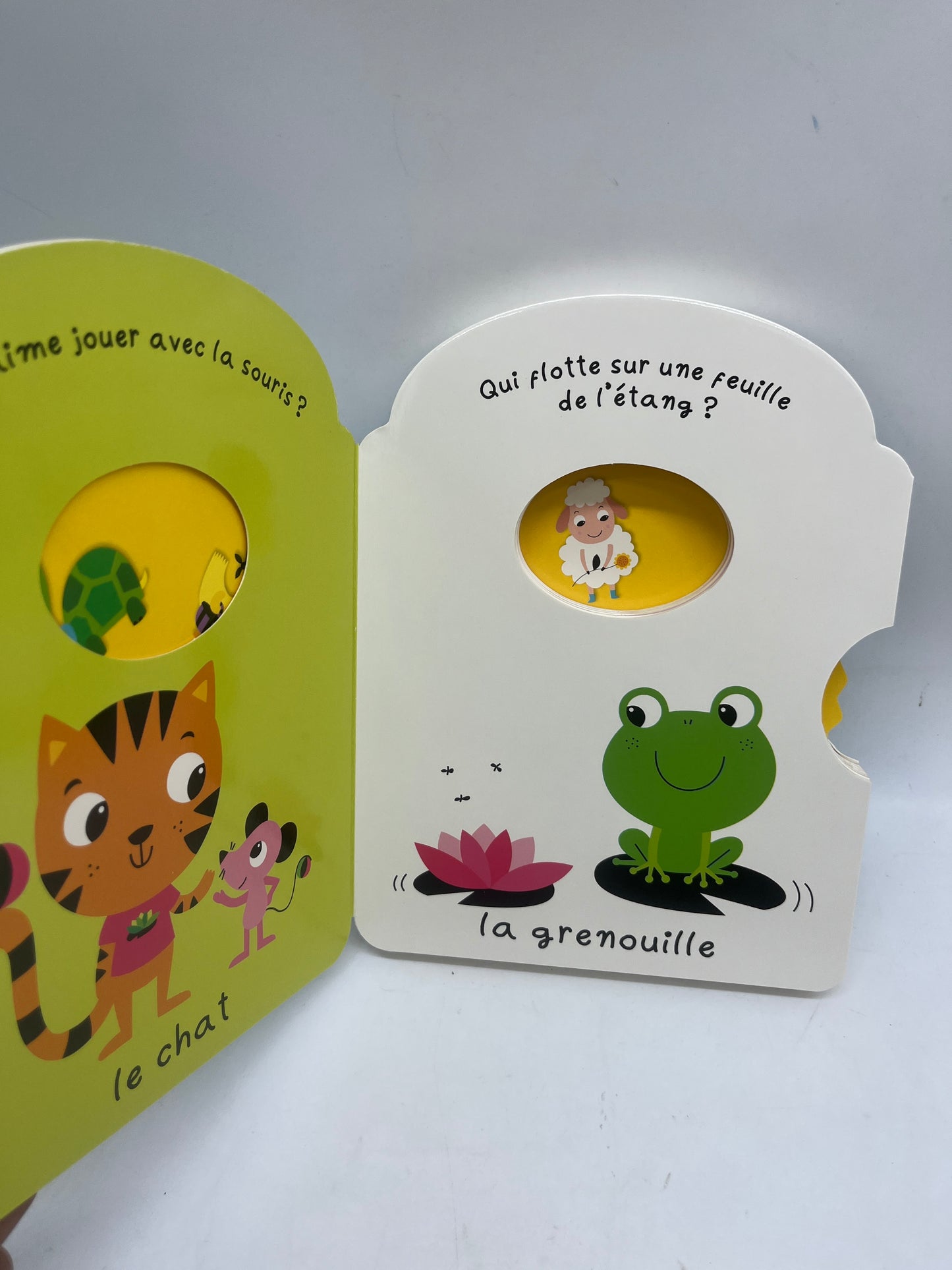 livre Tourne et joue mon premier livre animé ludique illustré thème les animaux Neuf Cartonné