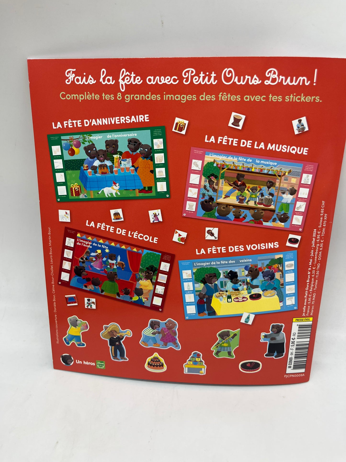 Livre d’activité magazines Je colle avec Petit Ours brun thème La fête avec ses gommettes Neuf