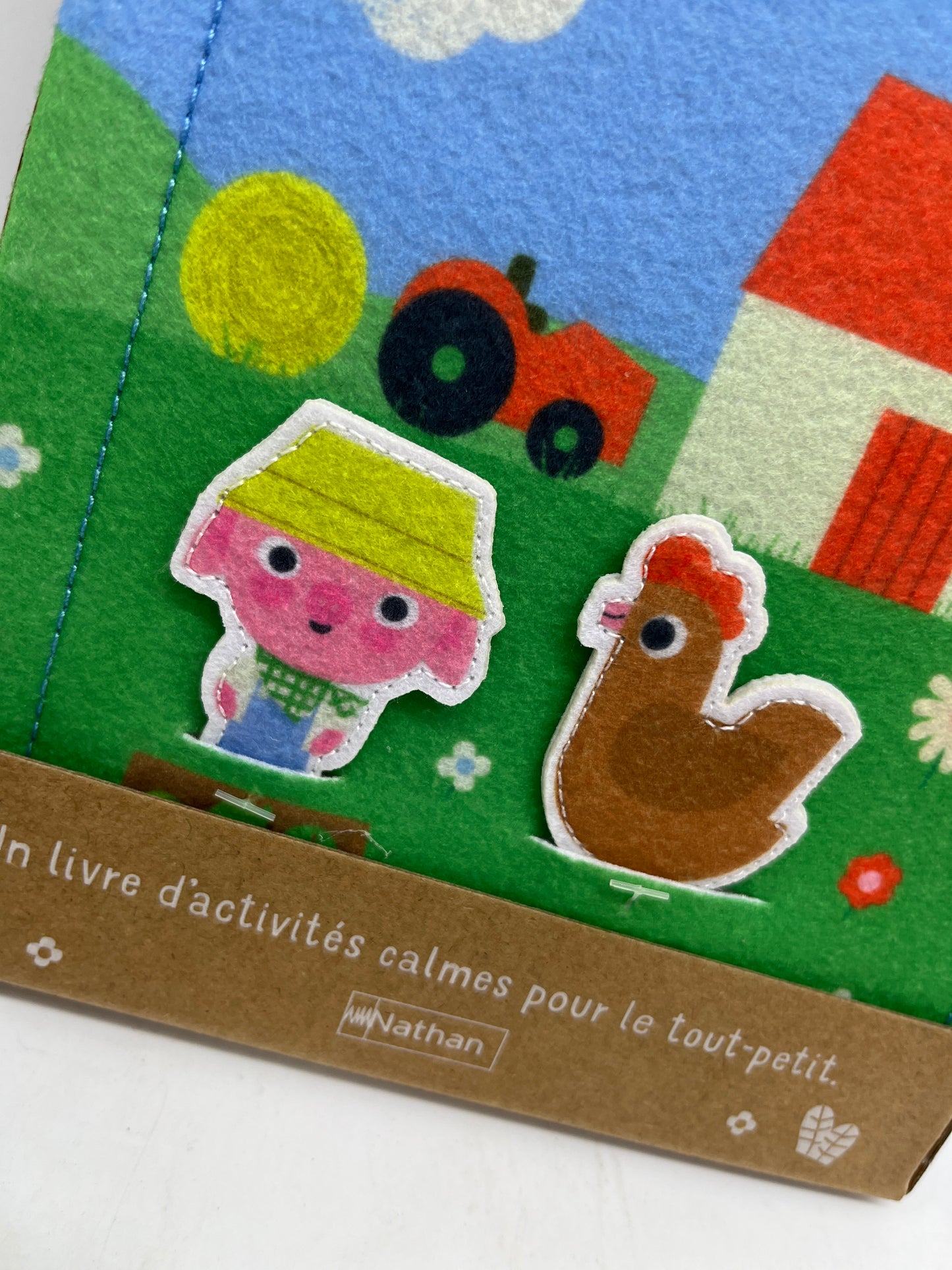 Livre feutrine tissu Quiet Book modèle à la ferme avec ces 2 figurines à déplacer Neuf