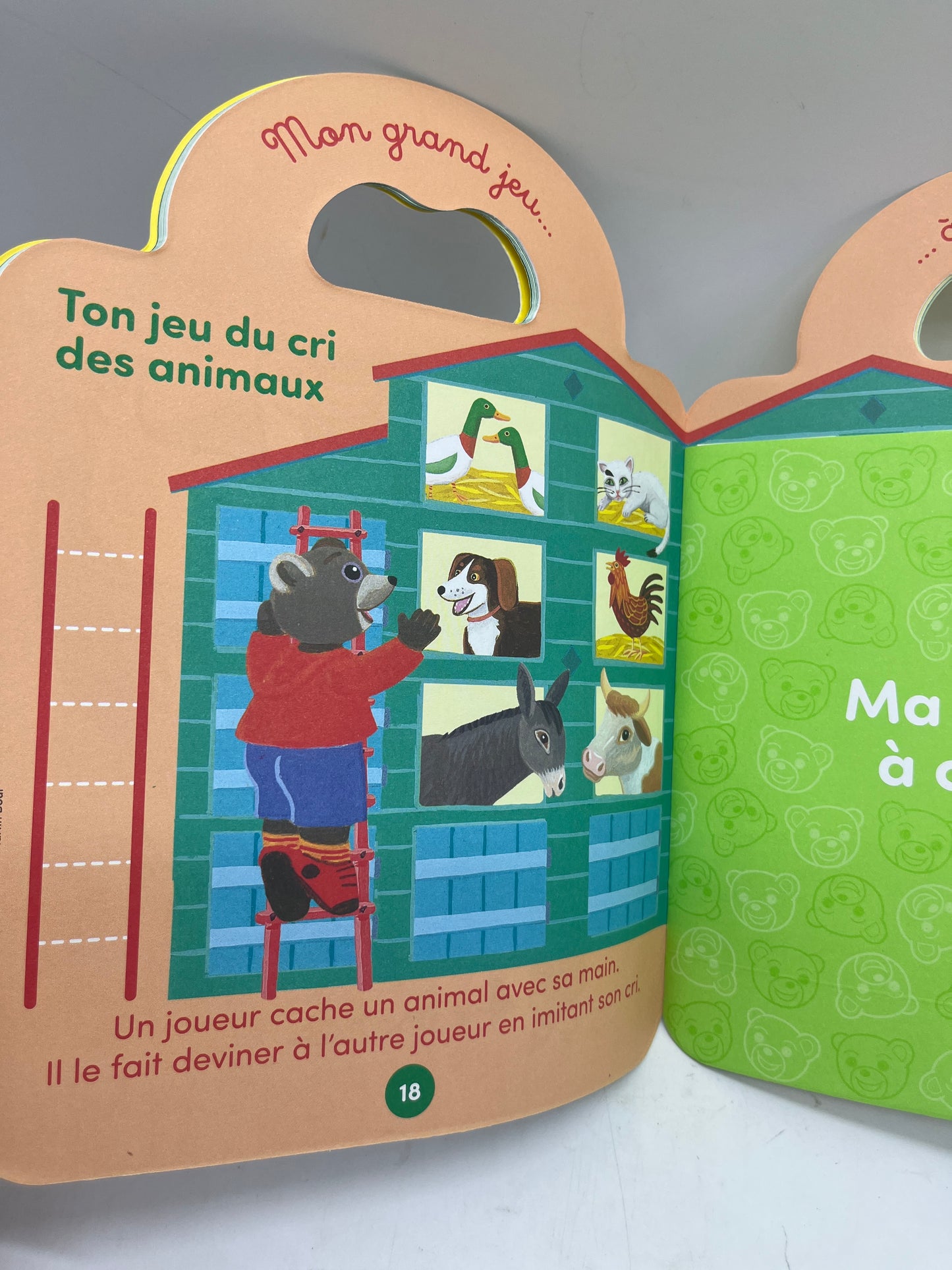 Livre d’activité Magazines Je colorie avec Petit ours brun avec ces crayons de couleurs thème à la ferme Neuf