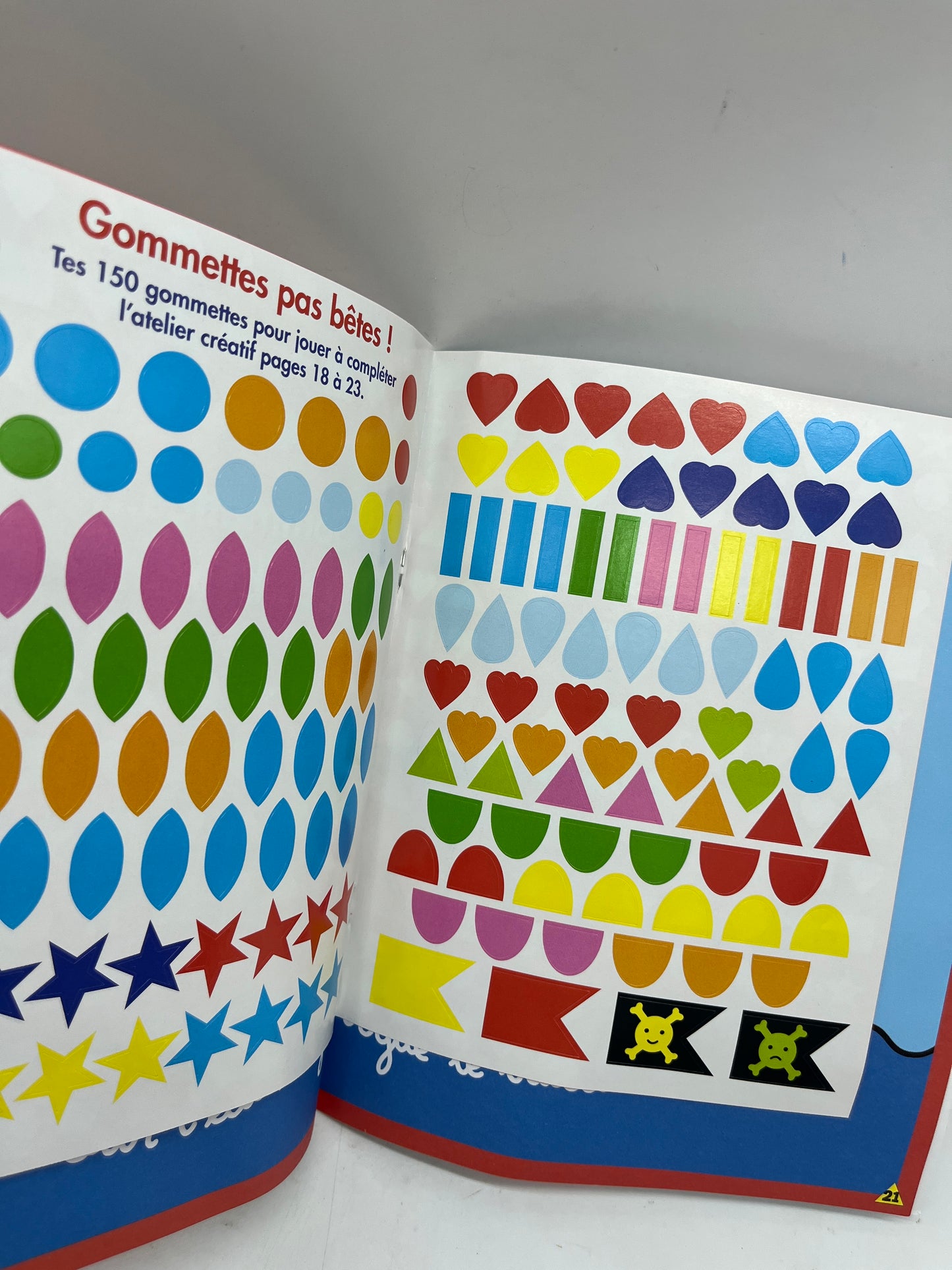 Livre d’activité Magazine TOUPIE les jeux de l’école avec ses 175 gommettes Thème Pirate Neuf