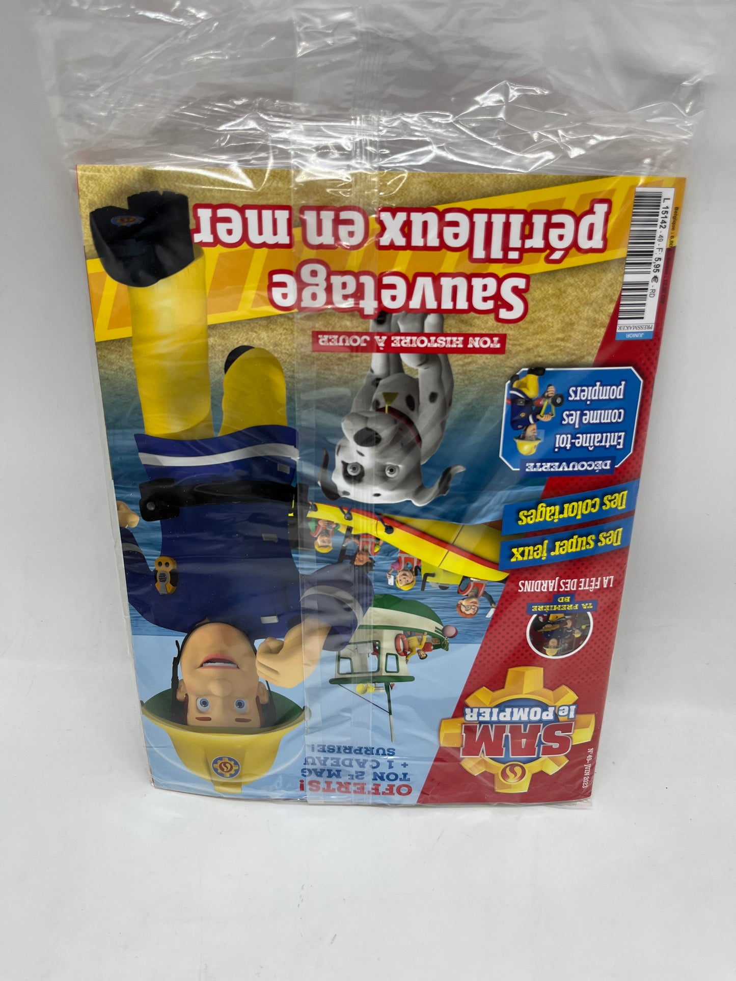 Livre d’activité Magazine disney Sam le pompier avec son kit de pompier son bagde sa hache sa carte de pompier Neuf sous blister