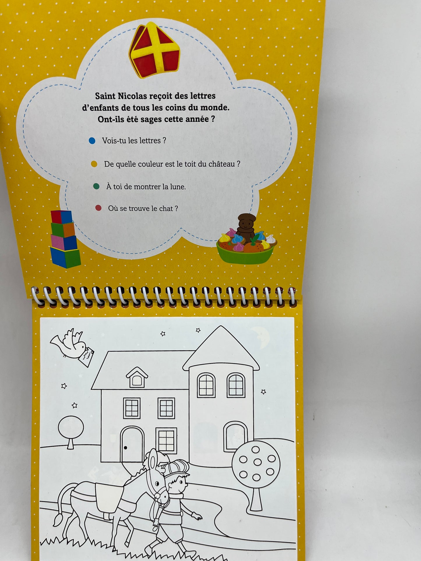 livre d’activité Coloréo mes dessins magique avec son stylo adapté aux petites mains thème Saint Nicolas Édition Ballon