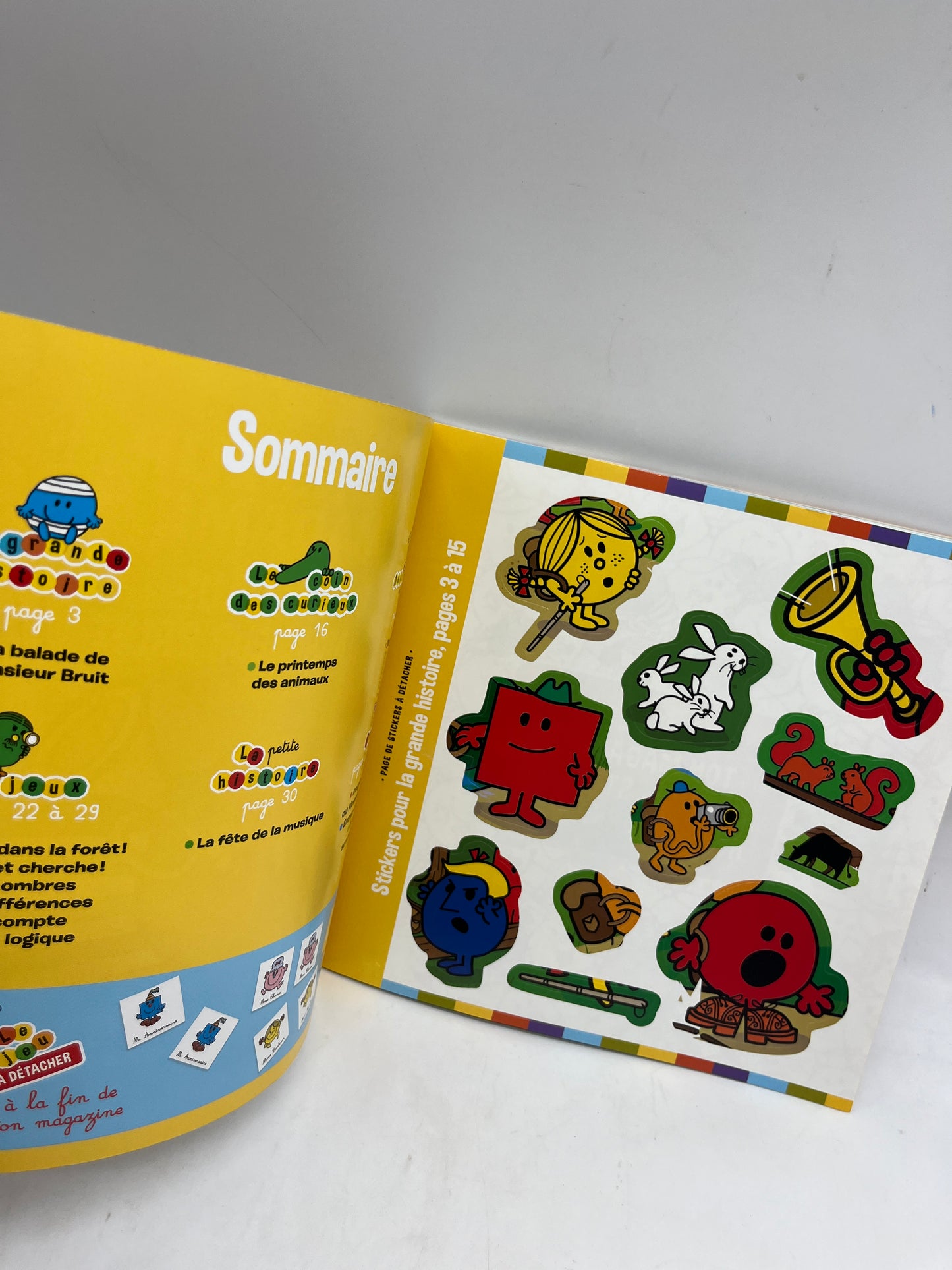 Livre d’activité Magazine Le journal des Monsieur Madame La balade de Monsieur Bruit Neuf avec stickers
