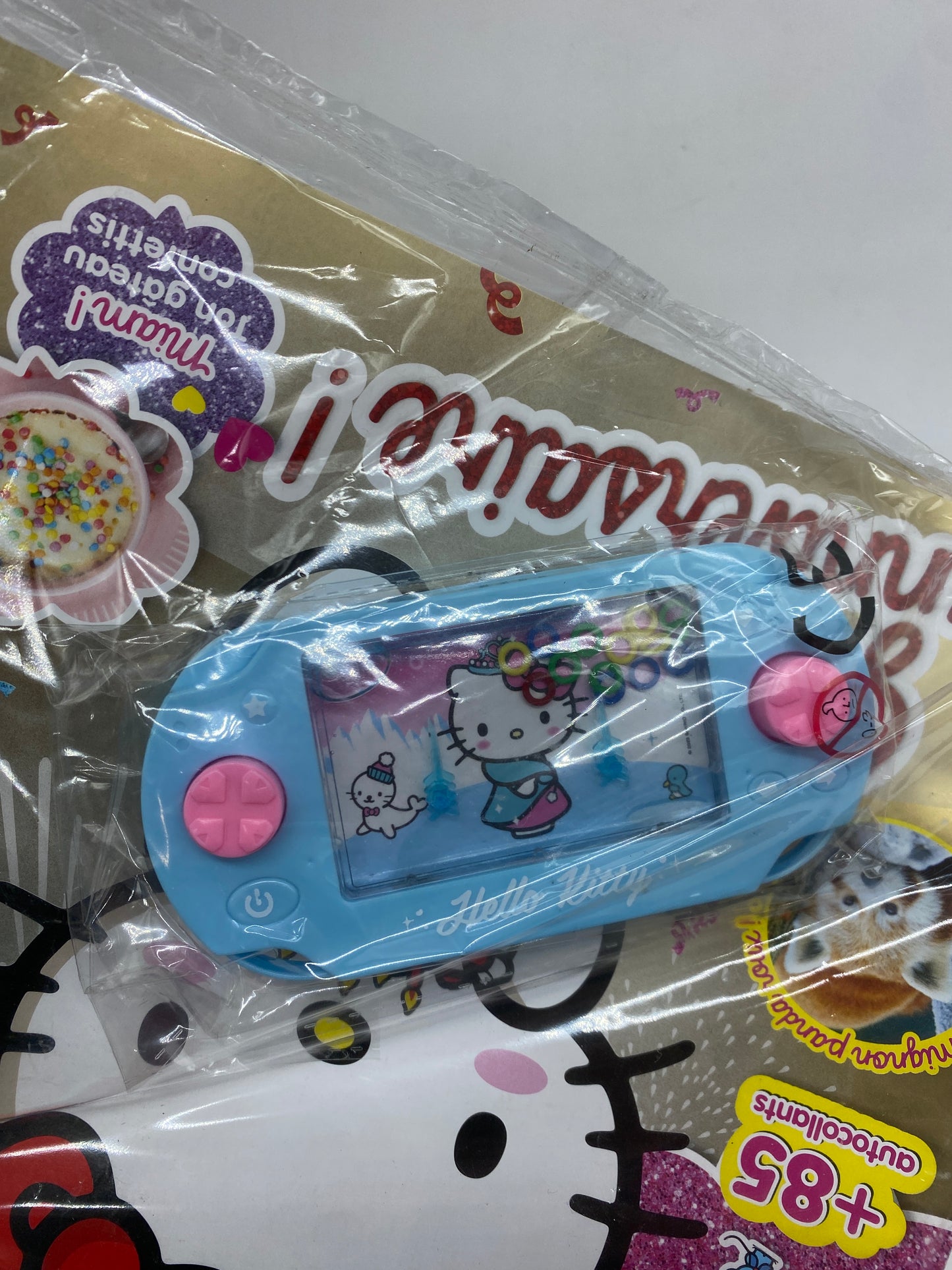 livre d’activité Magazine Hello kitty avec son Jeu d’eau GameWater Neuf !