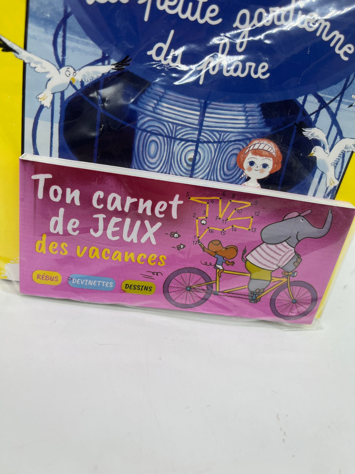 Livre d’activité Magazine mes premiers J’aime lire histoire à lire et à écouter numéro 251 Juillet 2023 avec son carnet de blague !