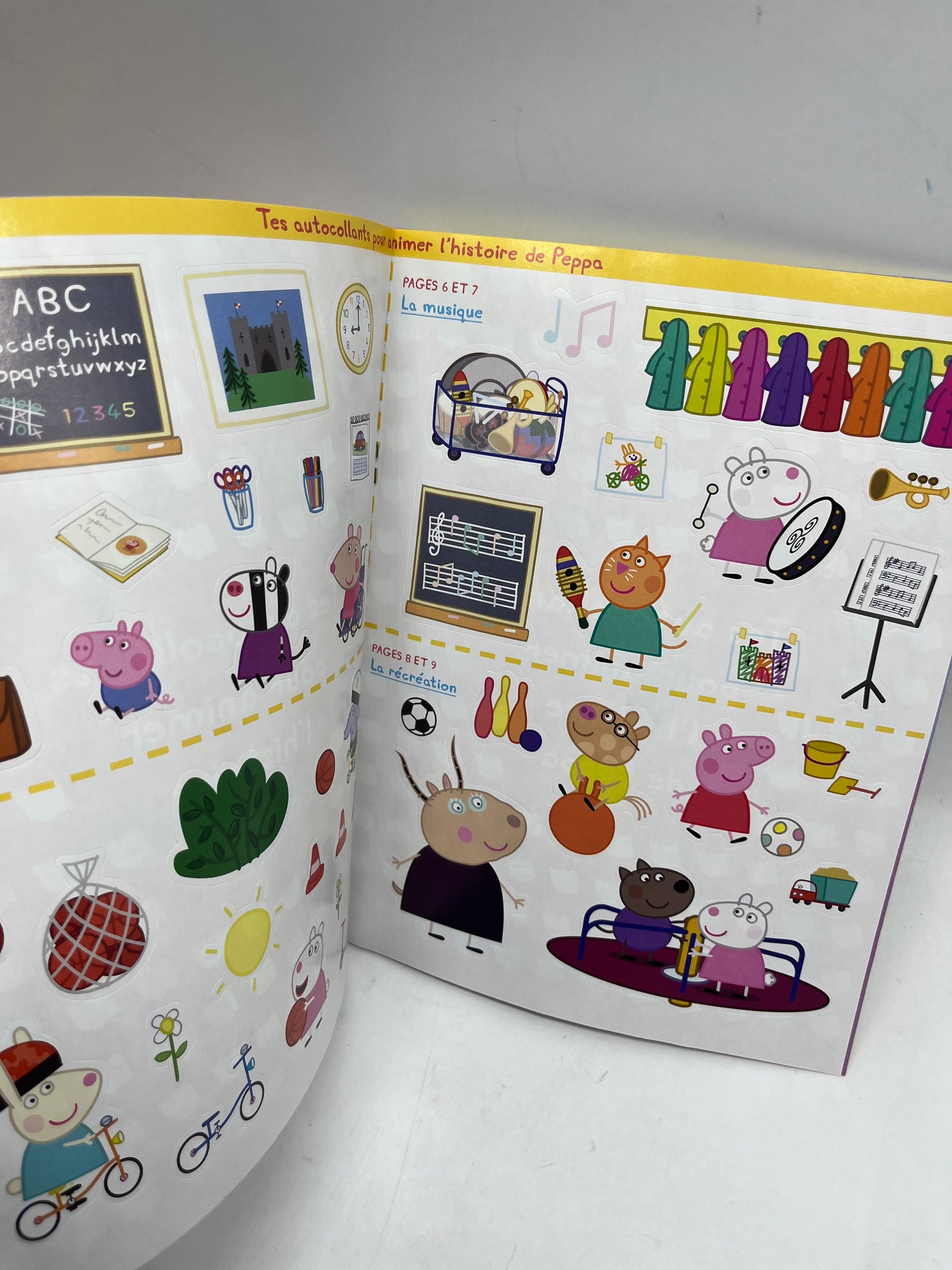 livre d’activité Magazine Peppa Pig Thème la rentrée avec ses 100 autocollants Neuf