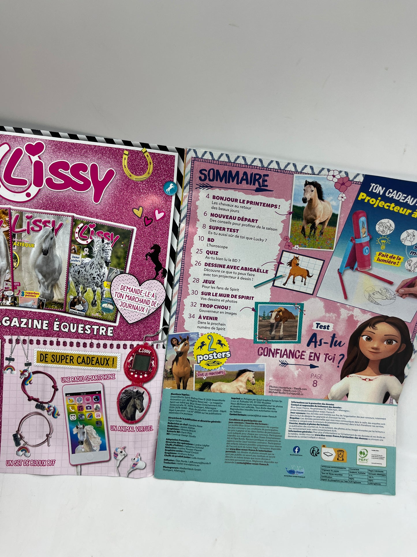 Livre d’activité Magazine Spirit avec sa lampe de dessin spécial chevaux Neuf