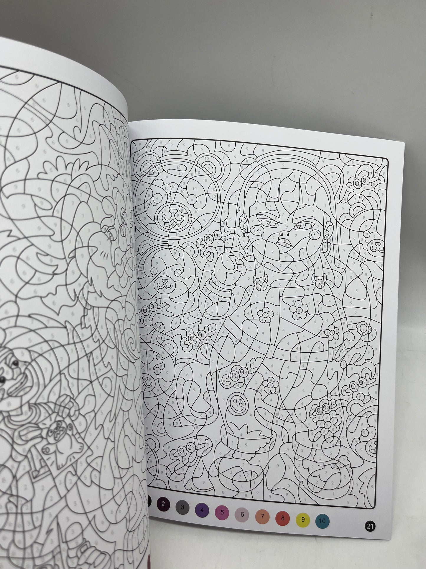 Livre d’activités les ateliers Coloriages magique à colorier Disney spécial Alerte rouge Neuf