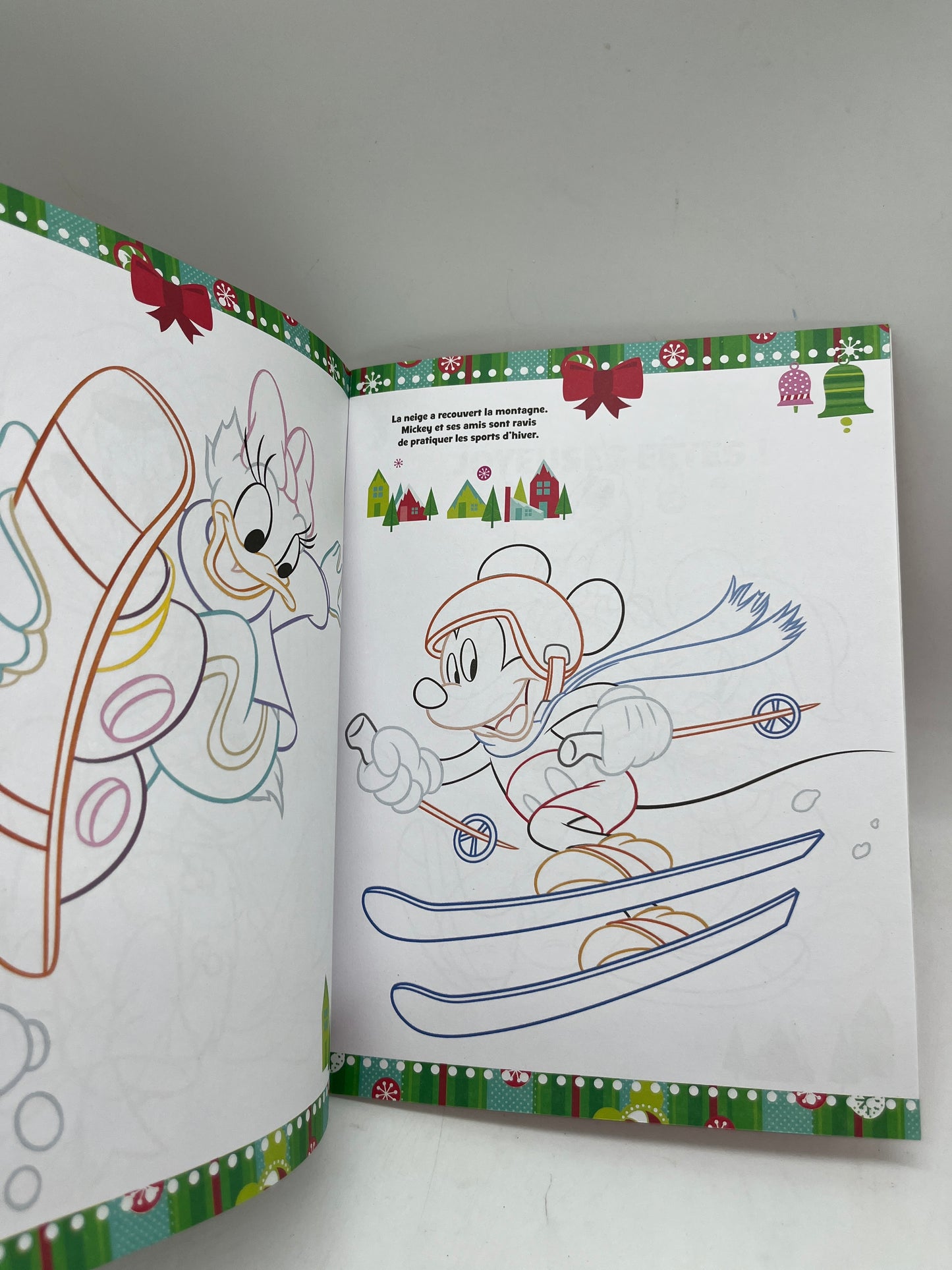 Livre d’activités de Noël Mickey disney coloriage velours spécial Noël Neuf