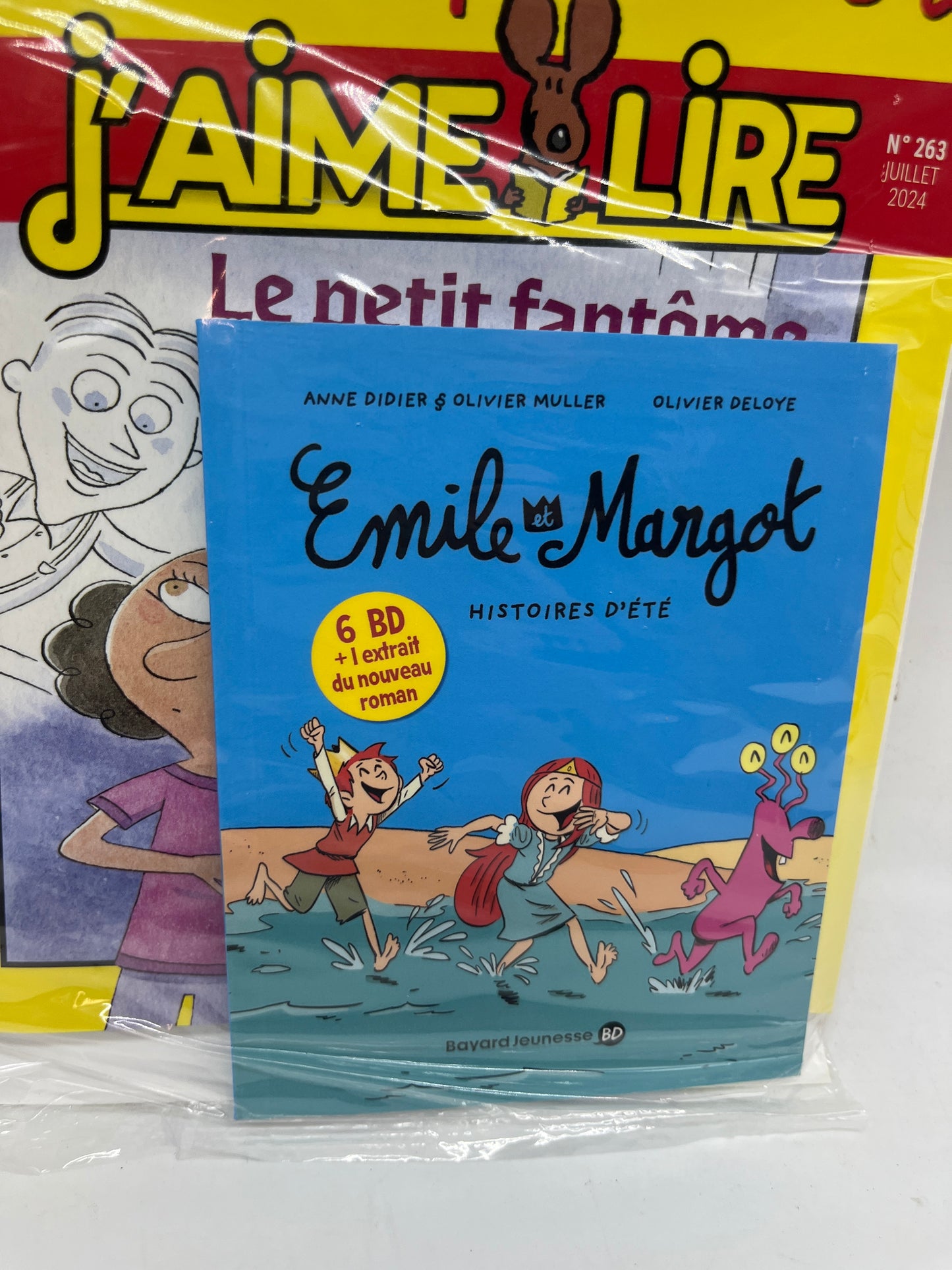 Livre d’activité Magazine mes premiers J’aime lire histoire à lire et à écouter numéro 263Juillet 2024 avec son carnet d’été !