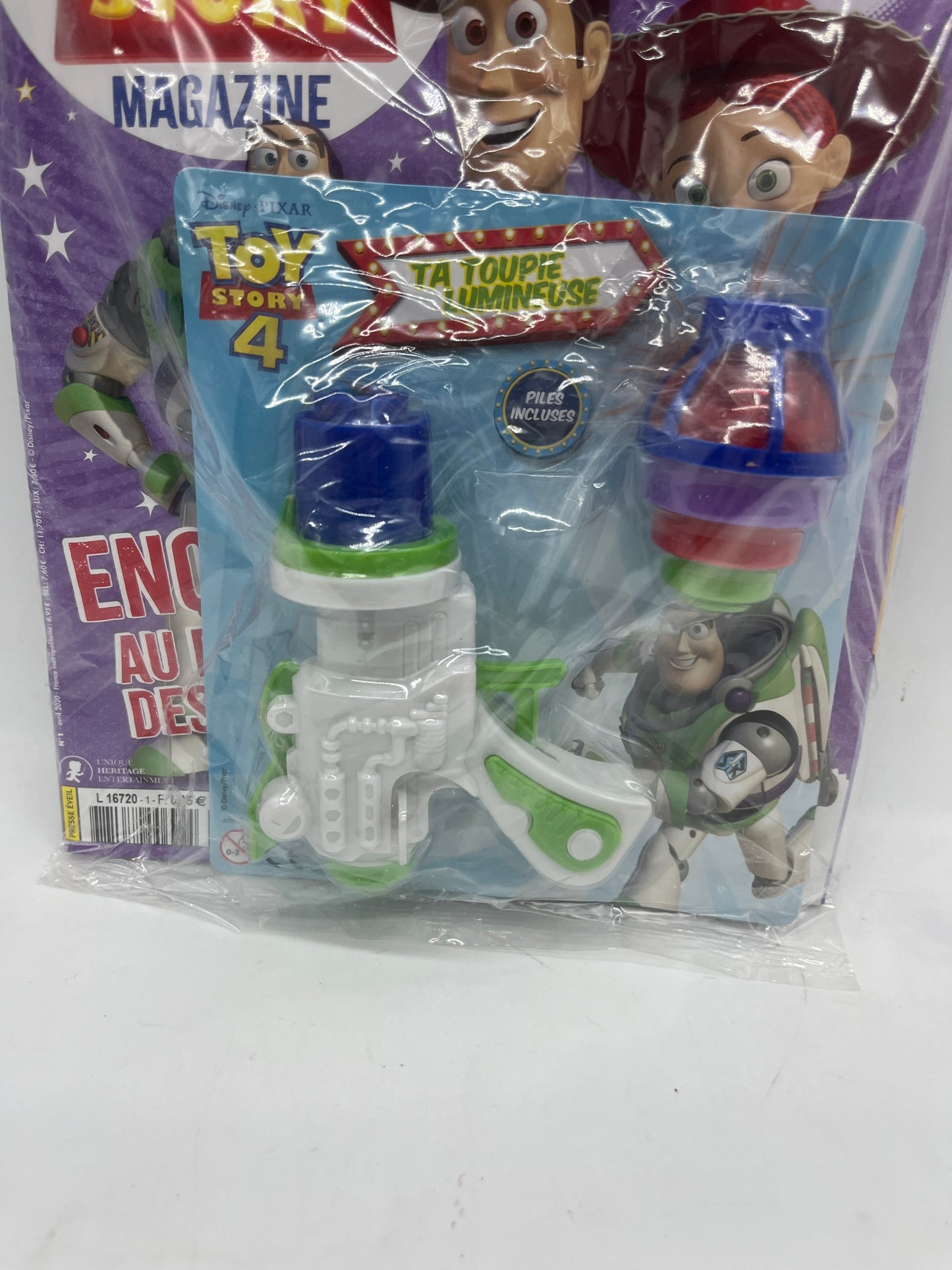 Livre d’activité Magazine Disney Princesse TOY STORY avec son pistolet toupie neuf Jeux activité stickers etc ... Prix boutique:6 €99