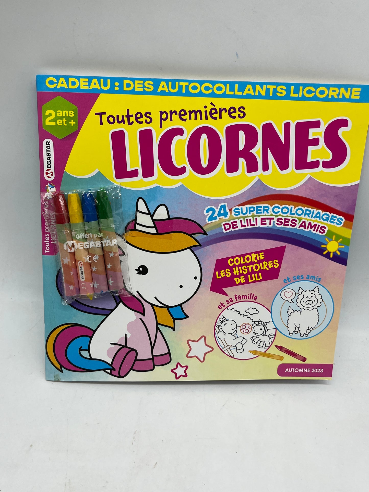 livre d’activité Magazine Mes toutes premières licornes dès 2 ans avec ses crayons de couleurs Neuf !