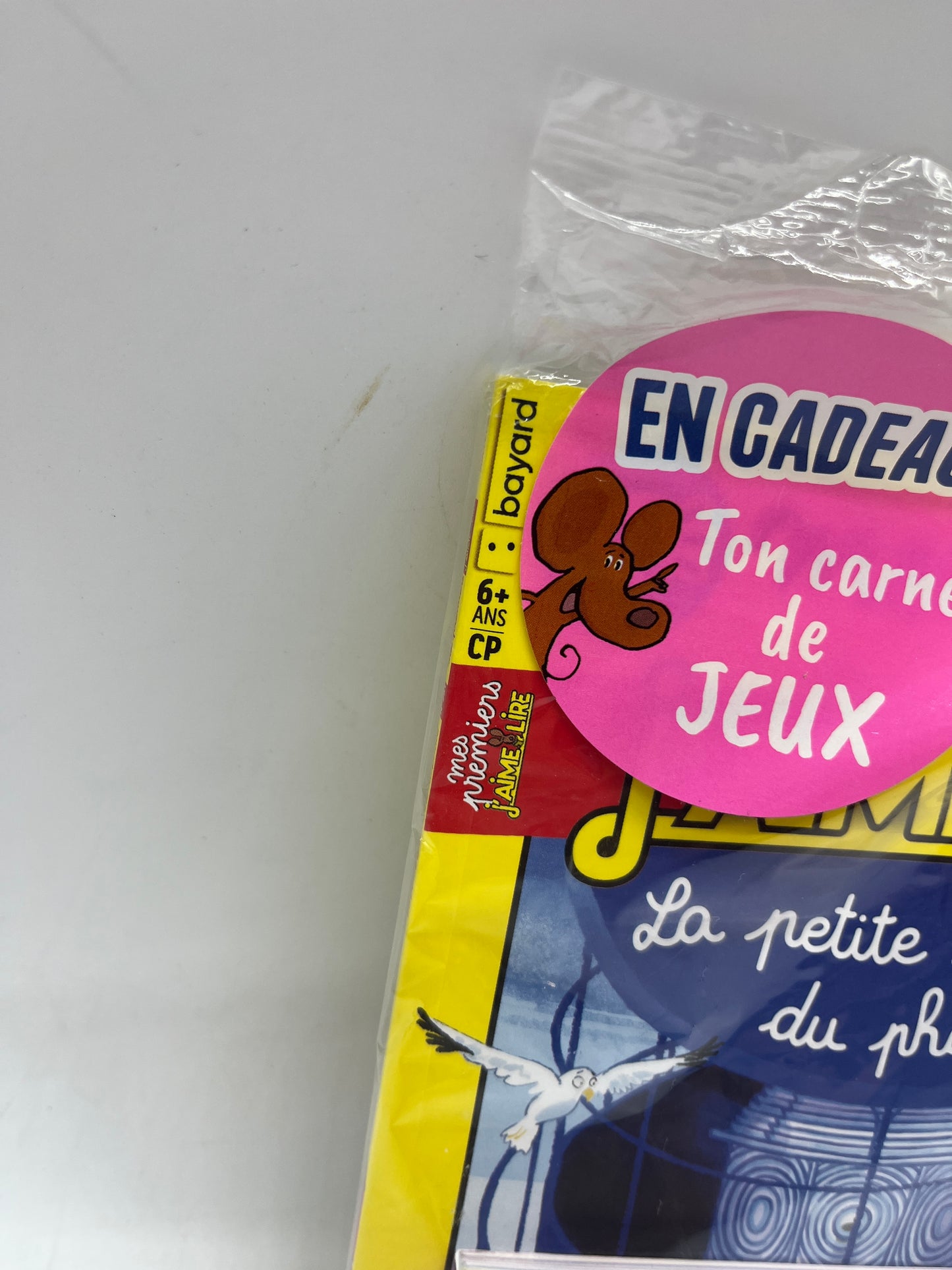 Livre d’activité Magazine mes premiers J’aime lire histoire à lire et à écouter numéro 251 Juillet 2023 avec son carnet de blague !