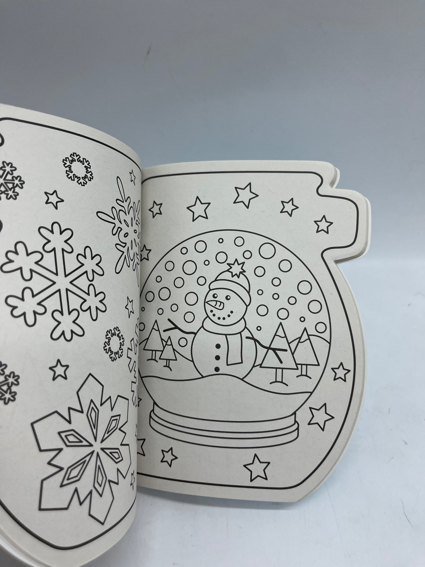 Livre d’activité Vivement Noël avec ces coloriages et ces 50!stickers Format poche Neuf
