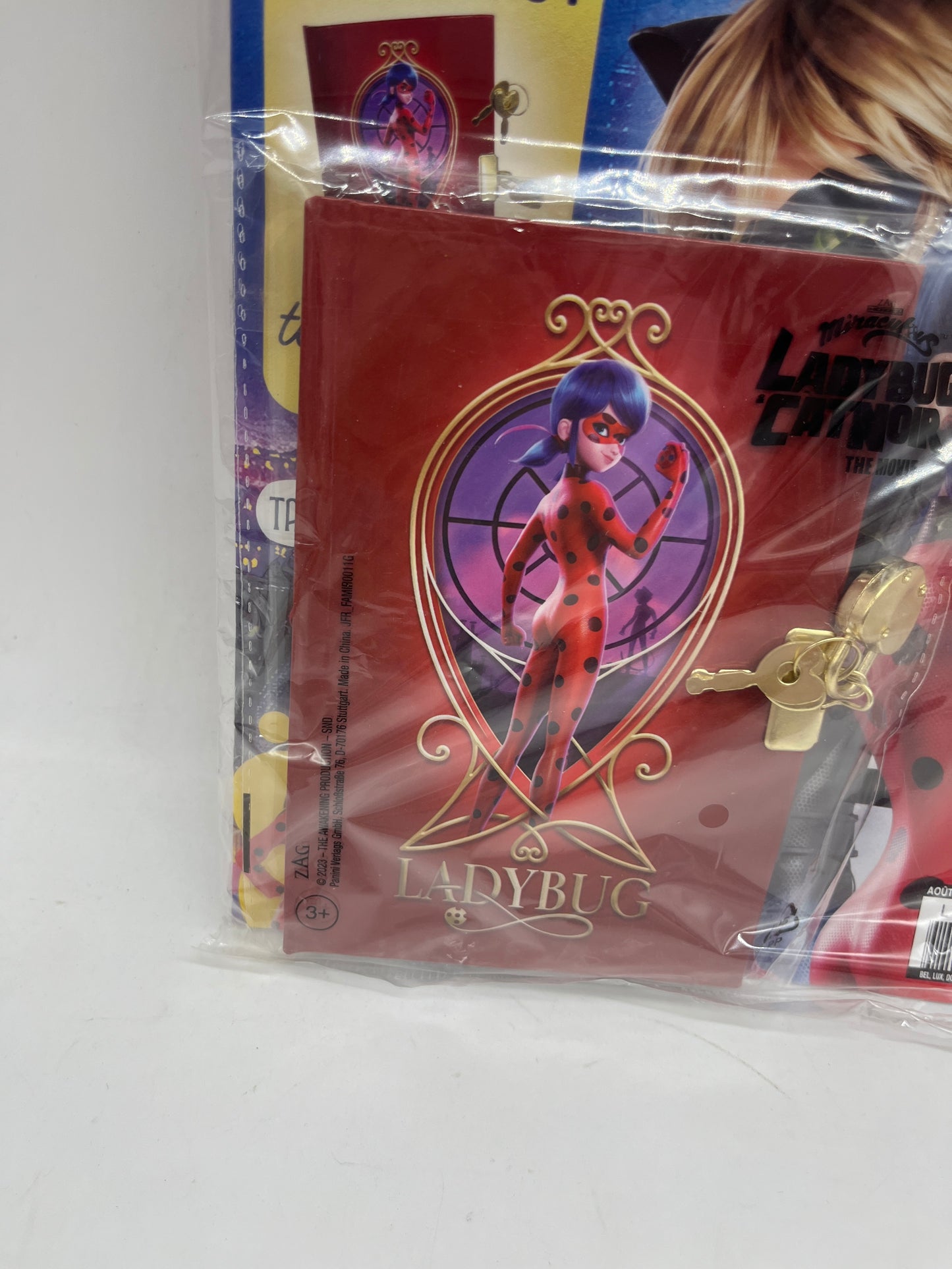 livre d’activité Magazine disney Miraculous Le film the movie hors série avec son carnet secret neuf !
