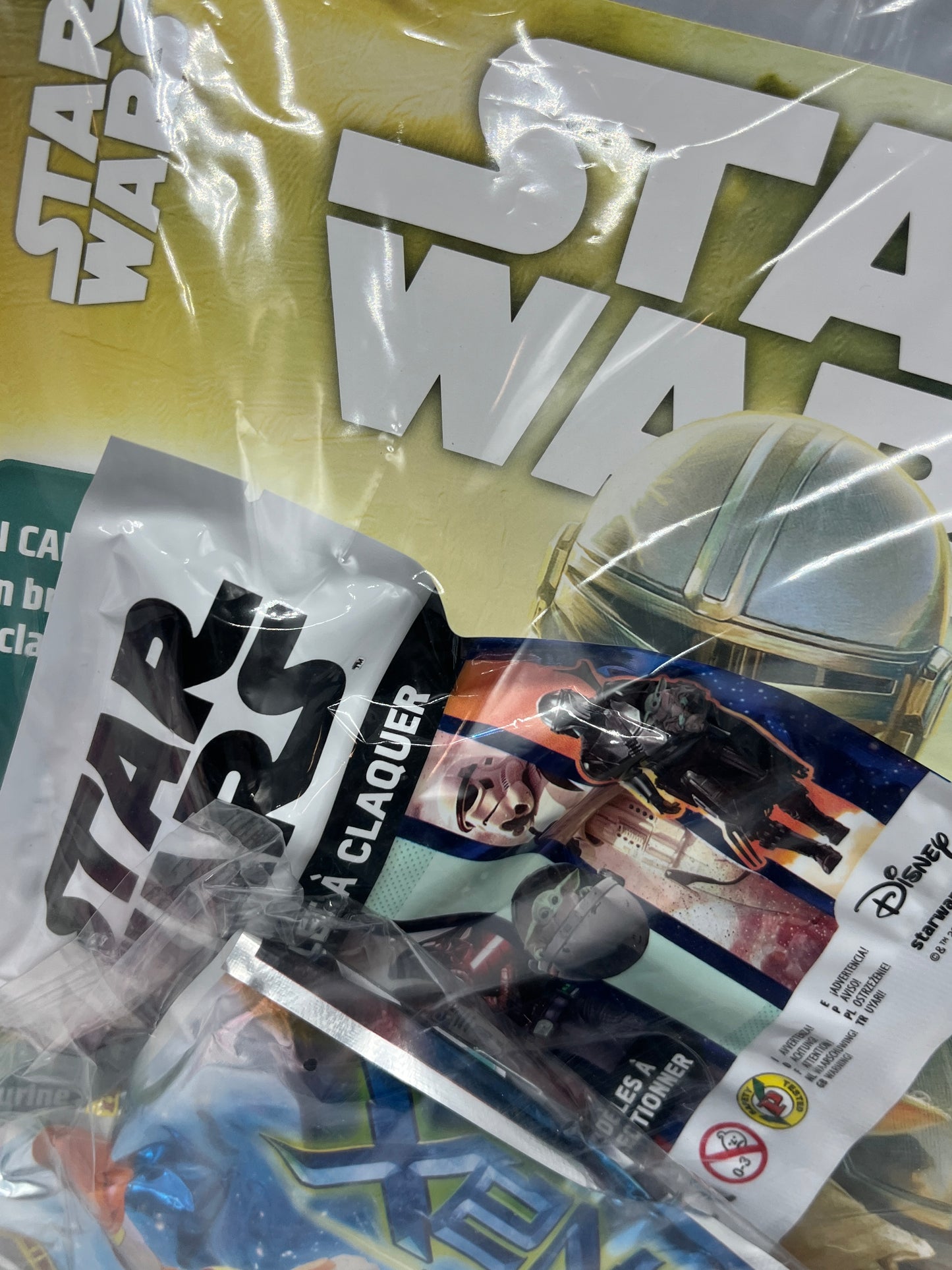 Livre d’activité Magazine Star Wars avec son bracelet à claquer et sa figurine Xenox Neuf