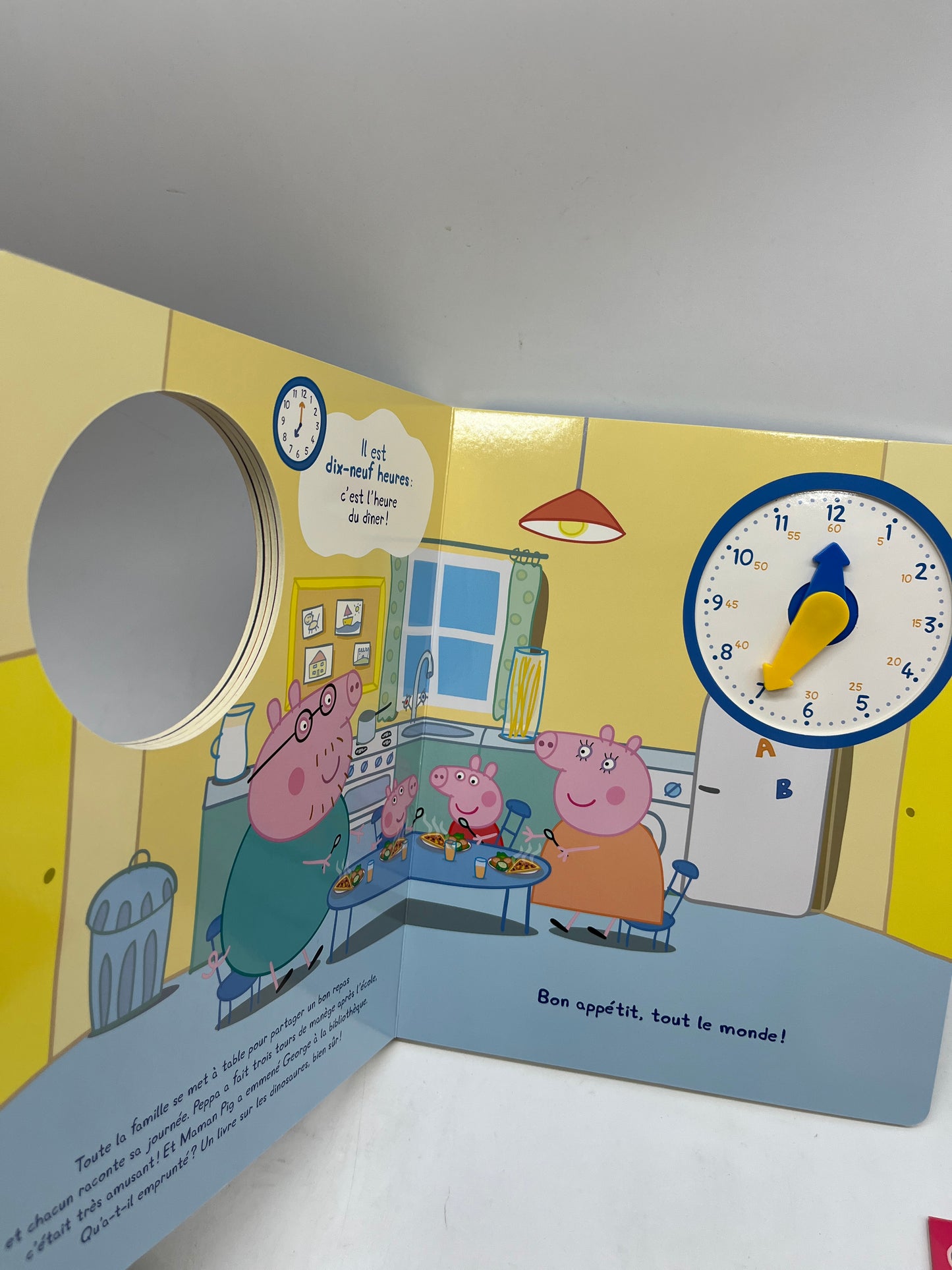 Livre Peppa Pig entièrement cartonné J’apprends à lire l’heure avec Peppa et son horloge neuf