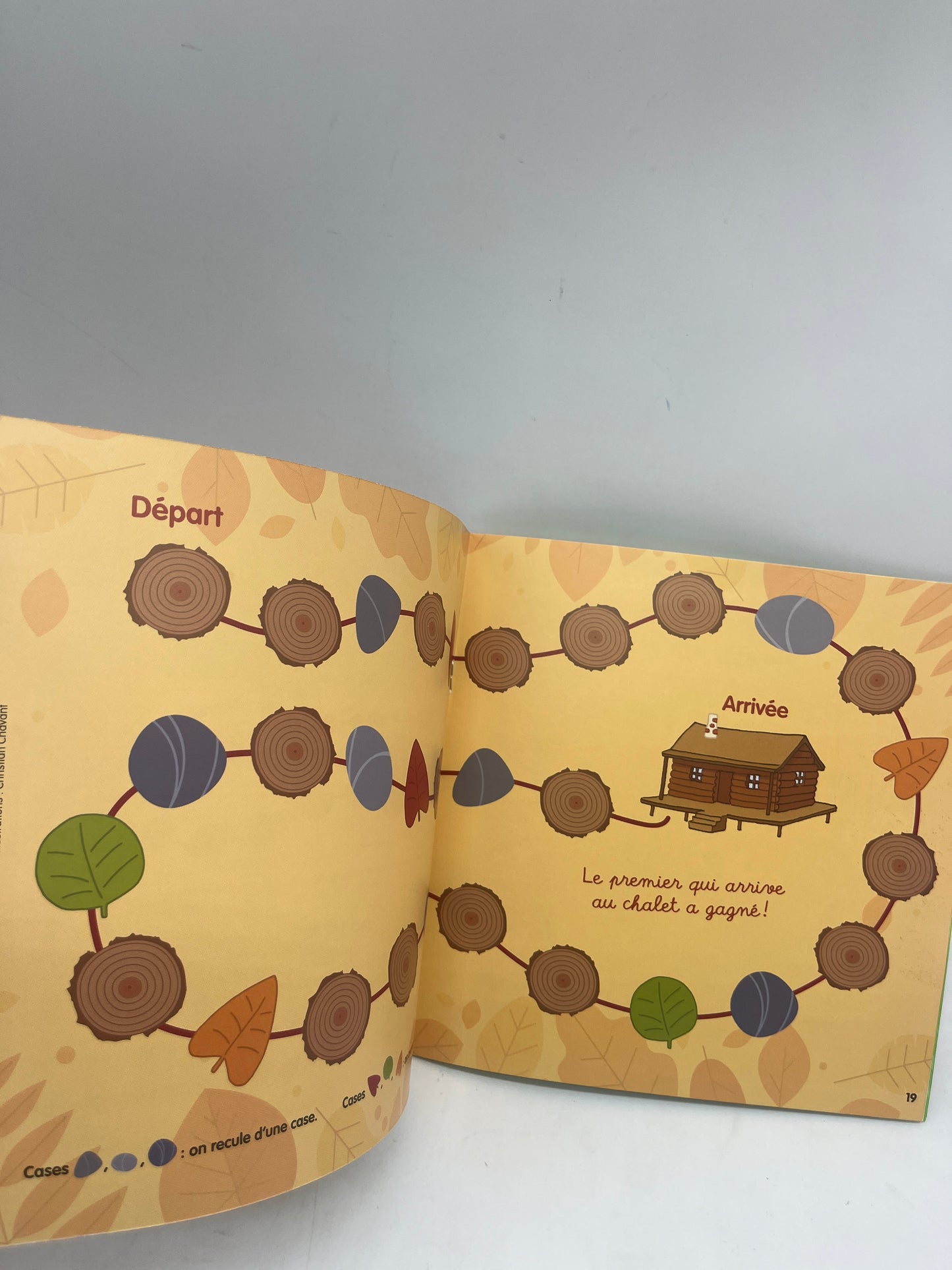 Livre d’activité magazine Babar sauvetage en forêt avec 50 autocollants Neuf !