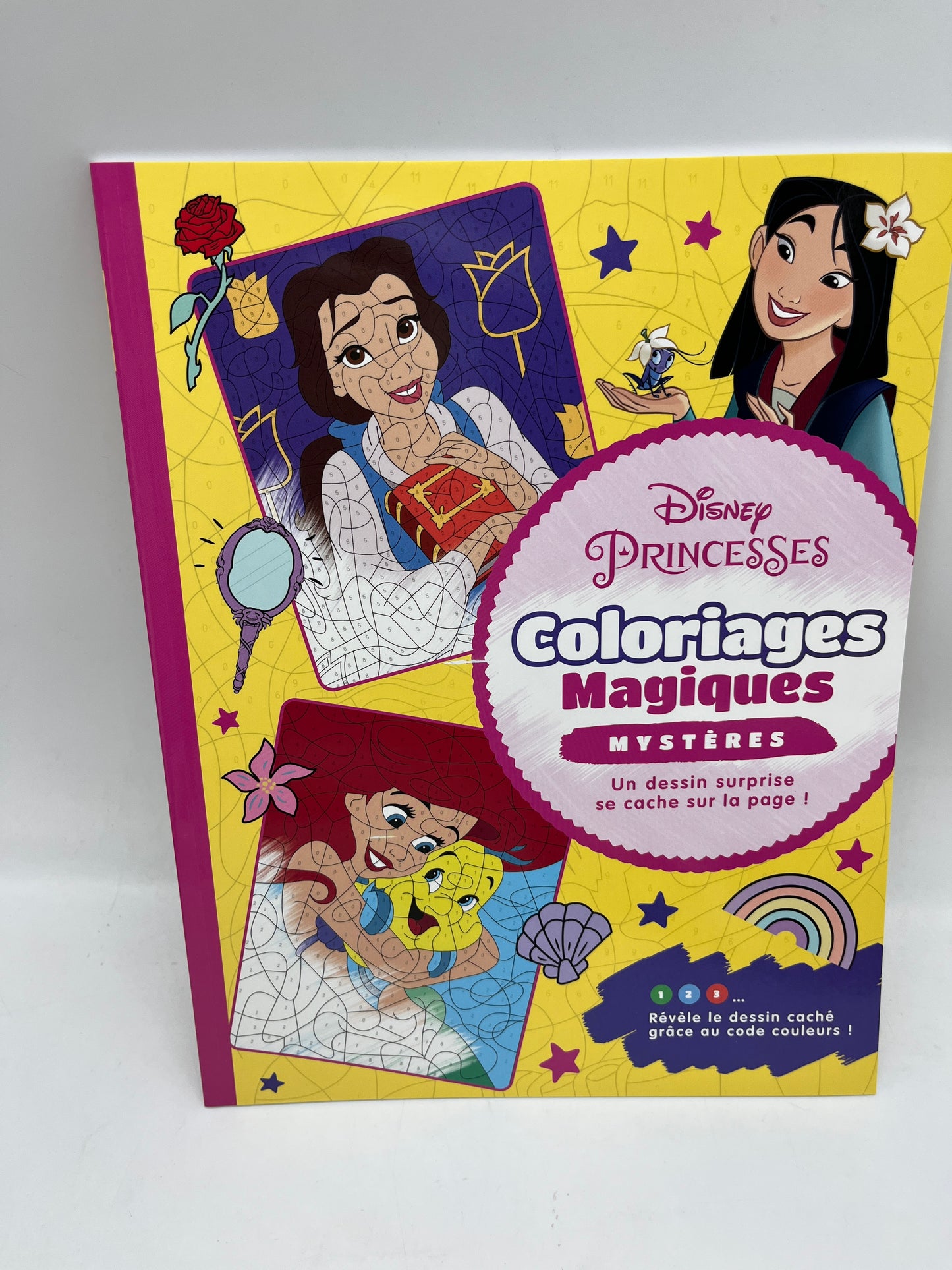 Livre d’activités les ateliers Coloriages magique à colorier Disney spécial princesses modèle jaune Neuf