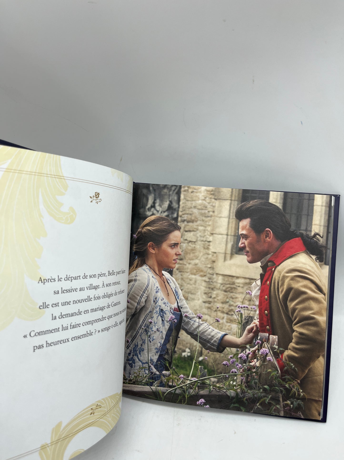 Livre Histoire Collection les grands classique Disney La belle et la bête Disney Neuf