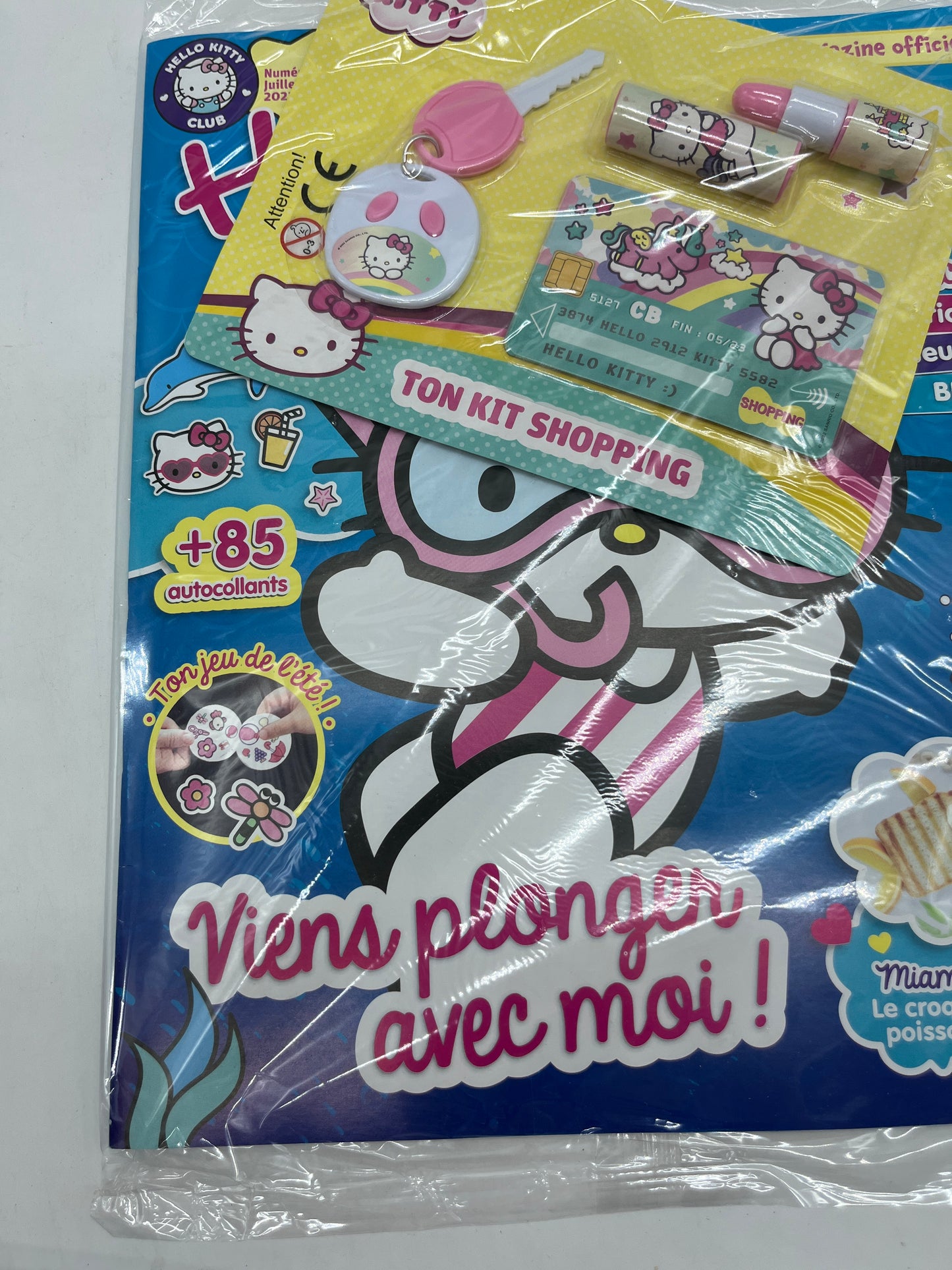livre d’activité Magazine Hello kitty avec son kit shopping Neuf !
