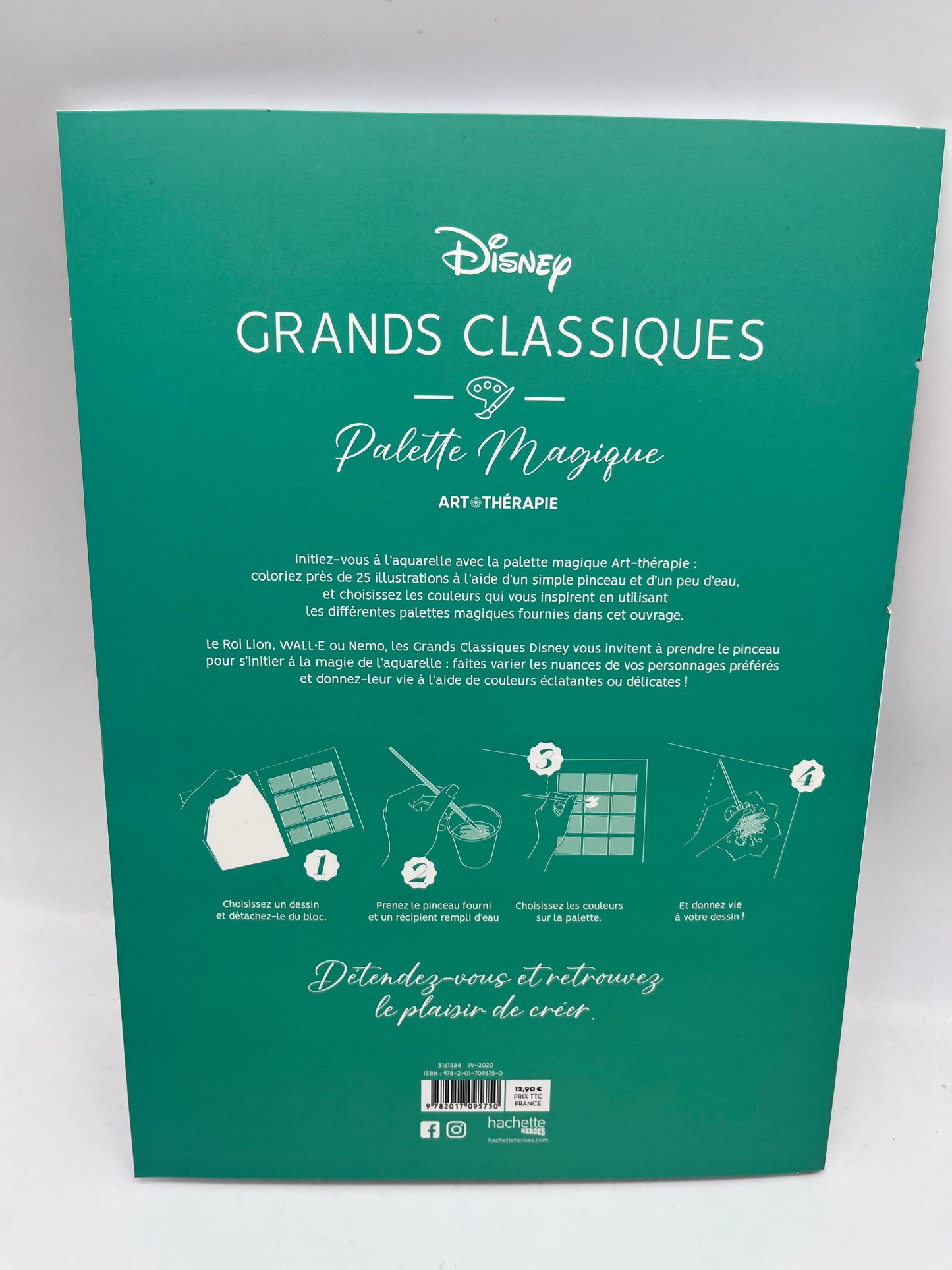 Livre d’activités Je peins Palette Magique Spécial Disney les grands classiques Peinture facile avec son pinceau et ses palettes inclus Neuf