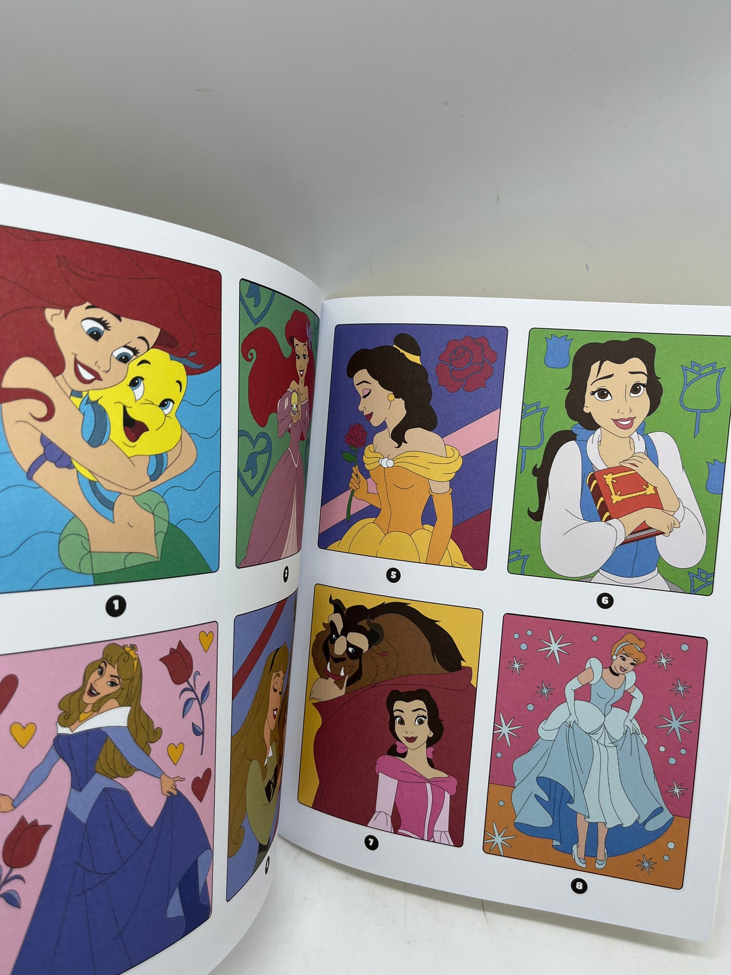 Livre d’activités les ateliers Coloriages magique à colorier Disney spécial princesses modèle jaune Neuf