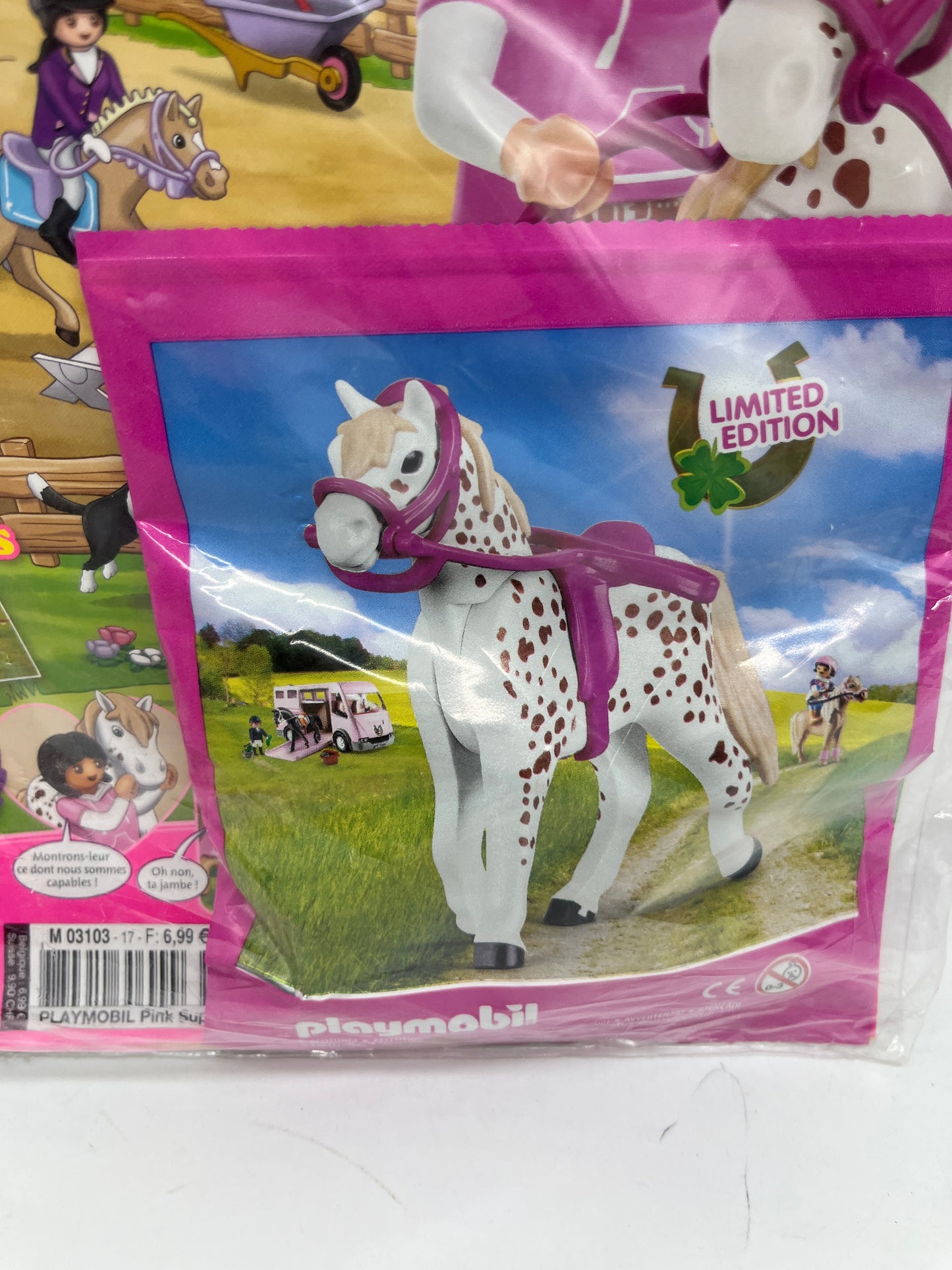 Livre D’activité magazine Playmobil girls avec sa figurine eclair le cheval jamais ouvert Neuf